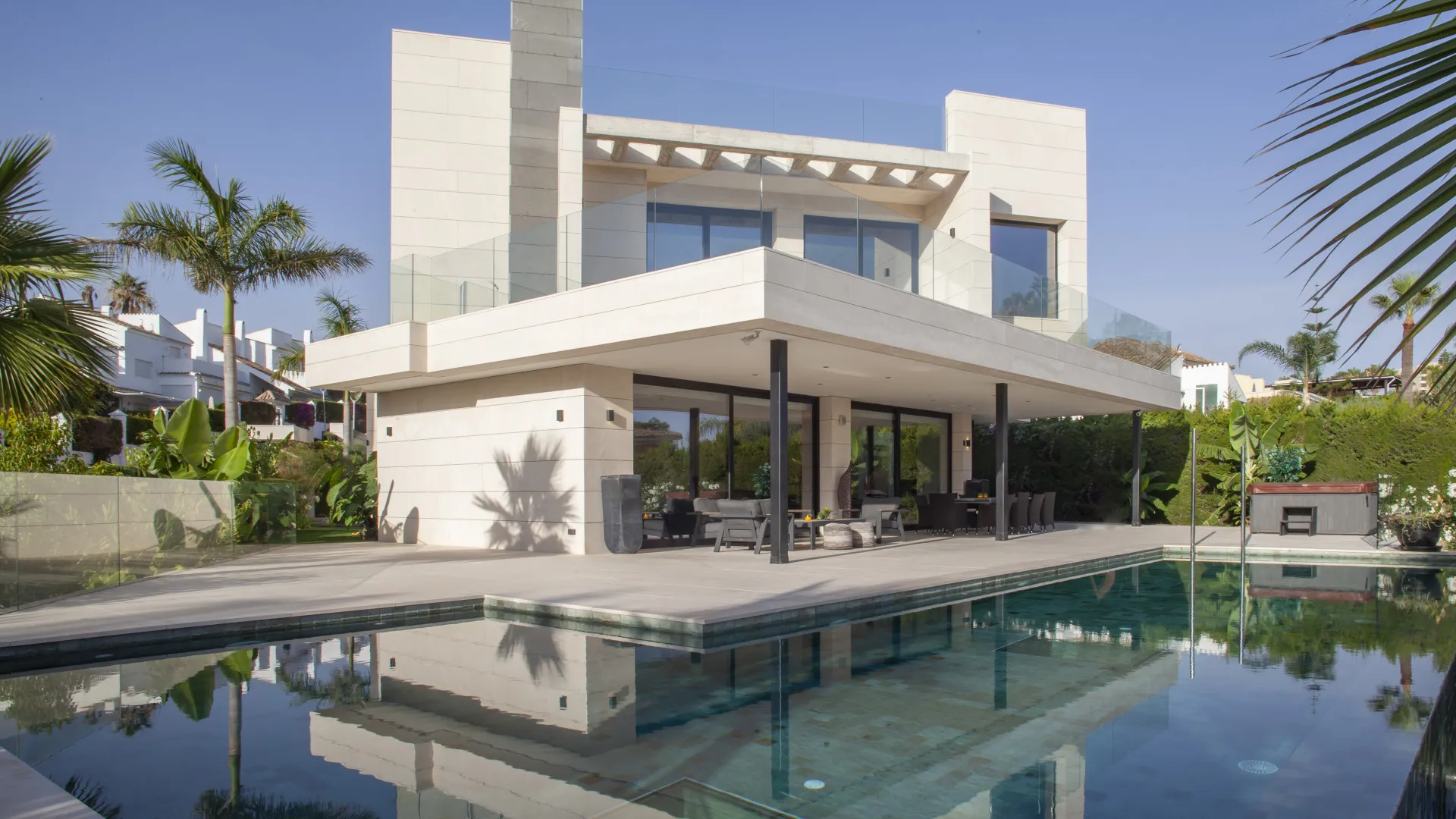 Comprar villa en Nueva Andalucia