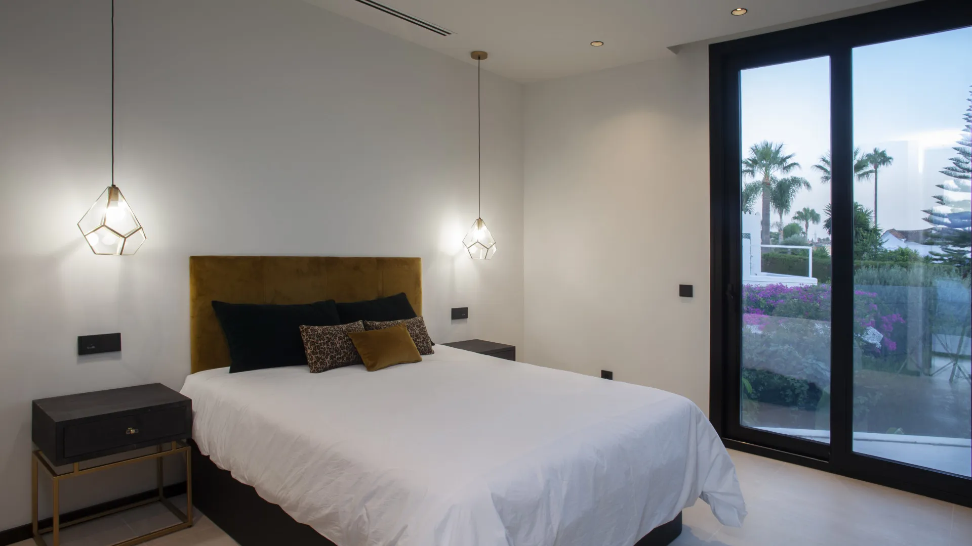 Comprar villa en Nueva Andalucia