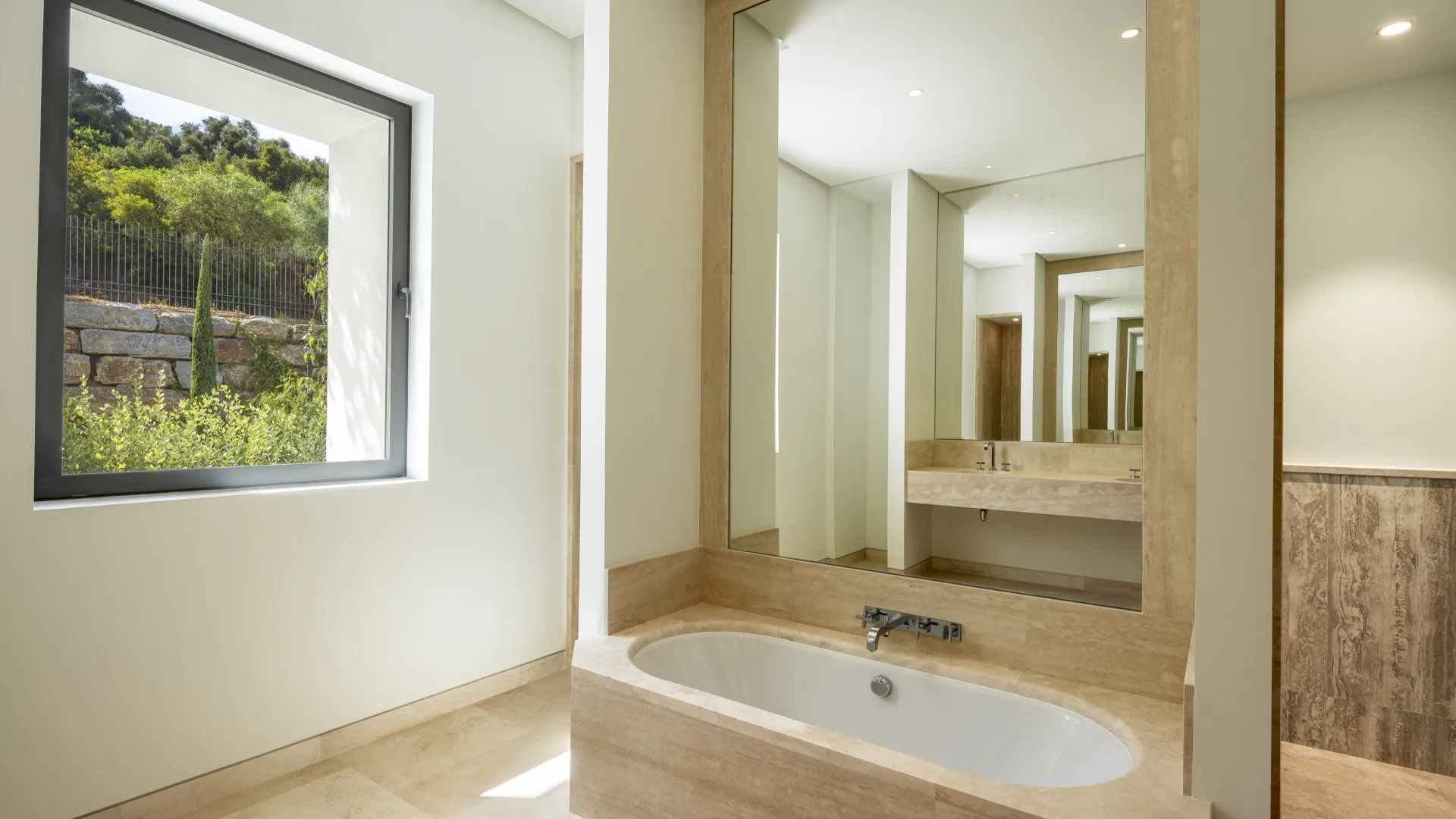 Villa for sale in Casares