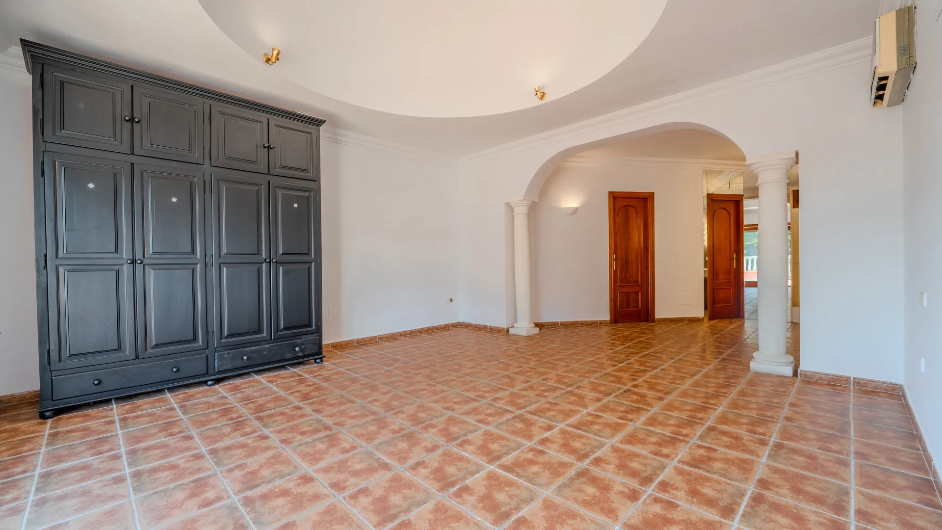 Se vende villa en Beach Side New Golden Mile