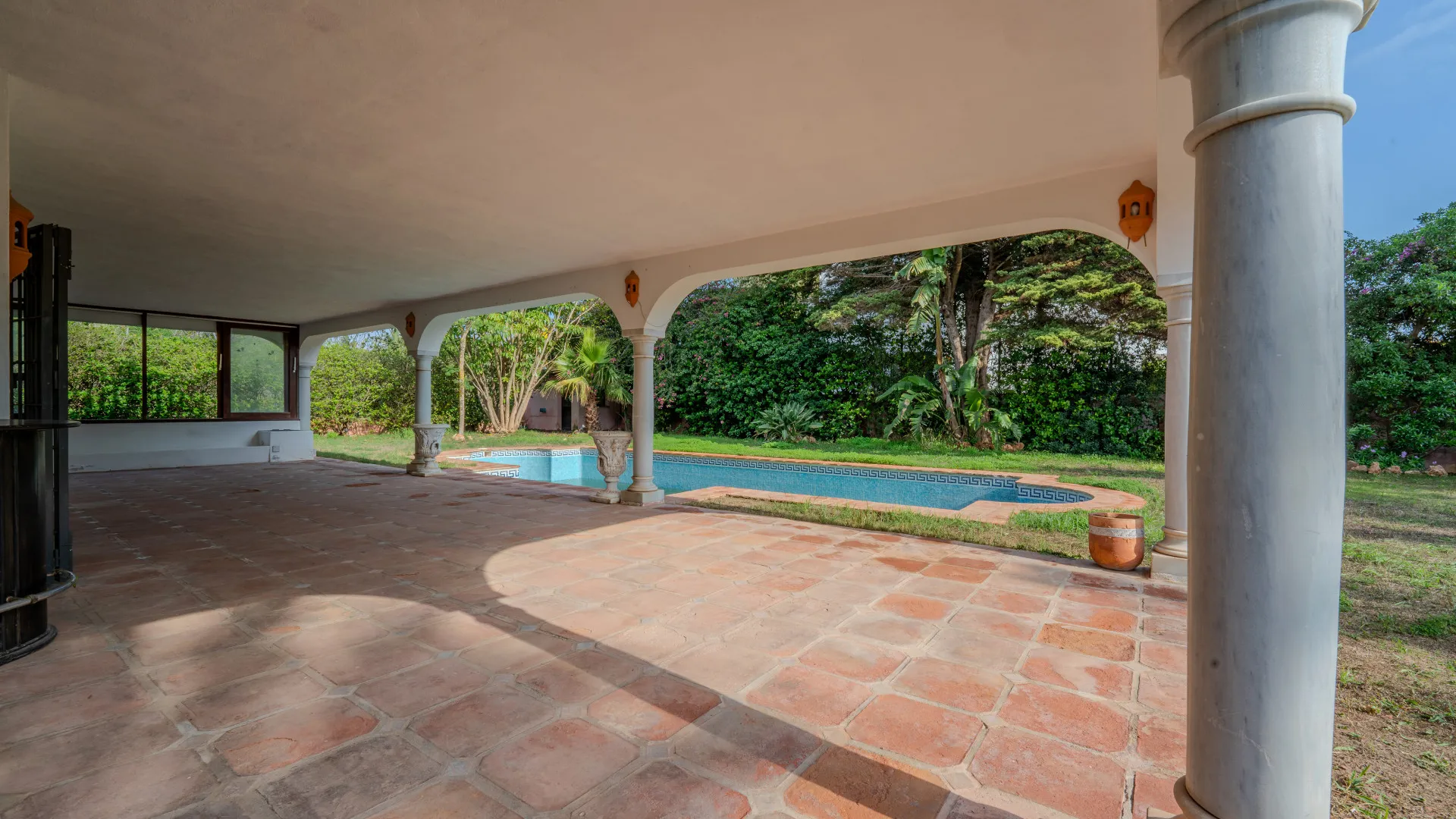 Se vende villa en Beach Side New Golden Mile