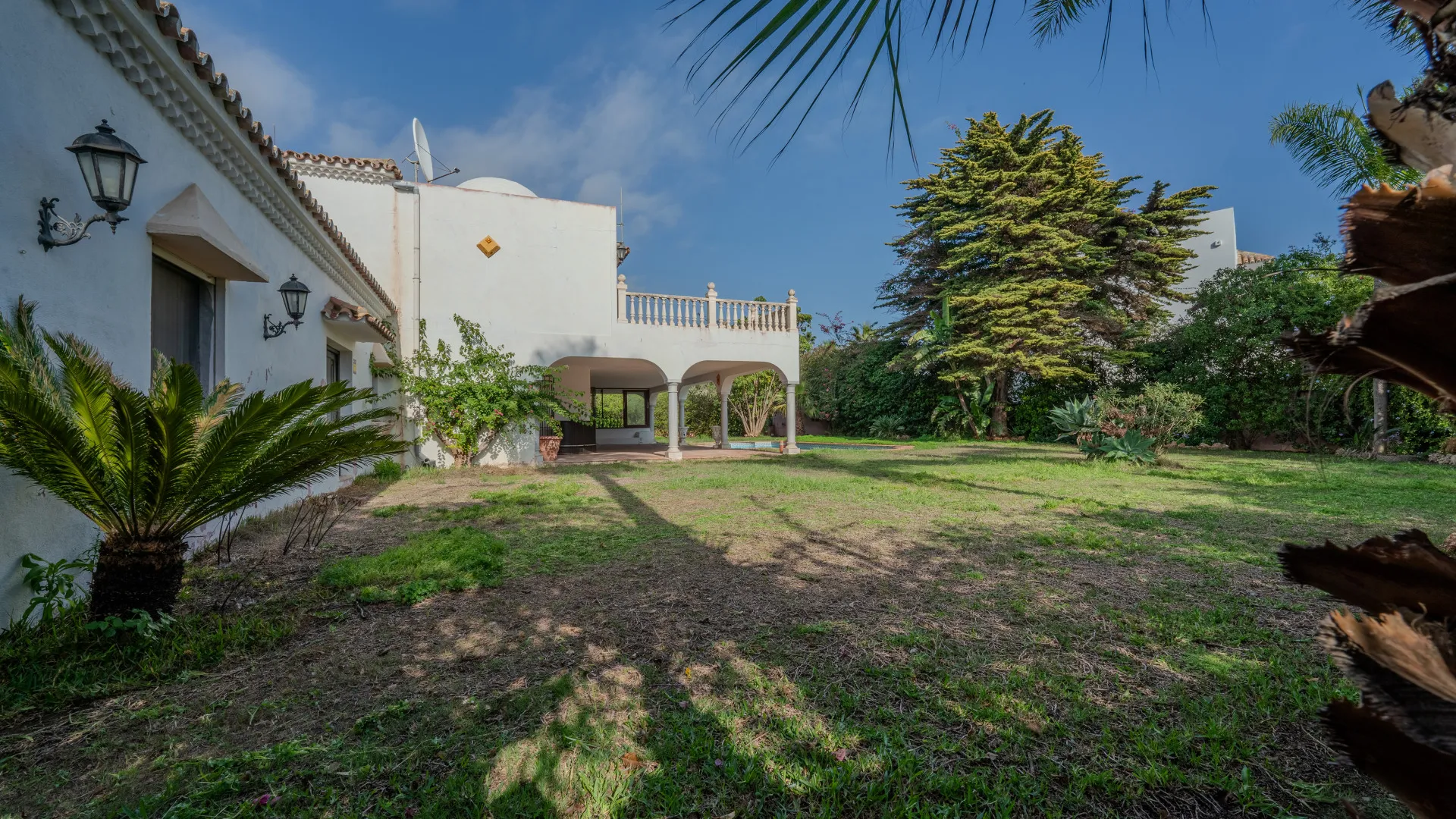 Se vende villa en Beach Side New Golden Mile