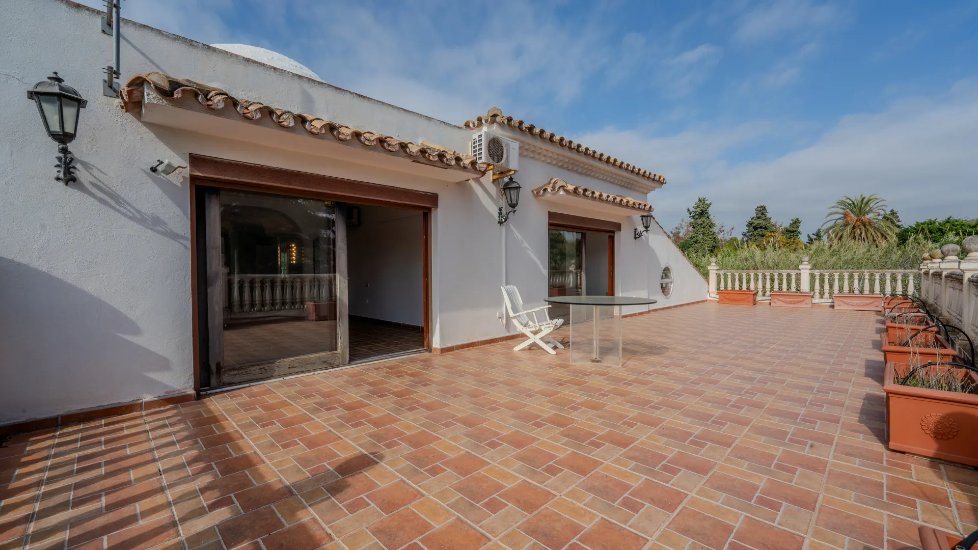 Se vende villa en Beach Side New Golden Mile