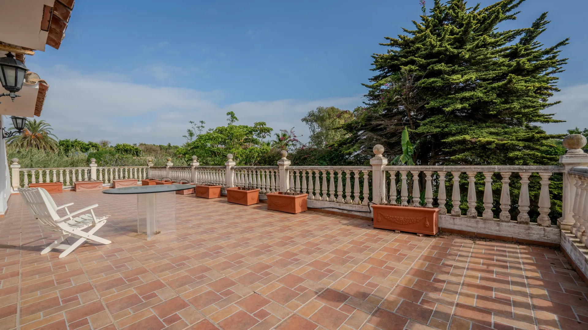 Se vende villa en Beach Side New Golden Mile