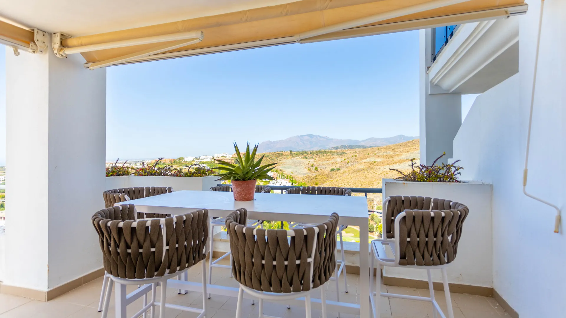 Buy New Golden Mile apartment