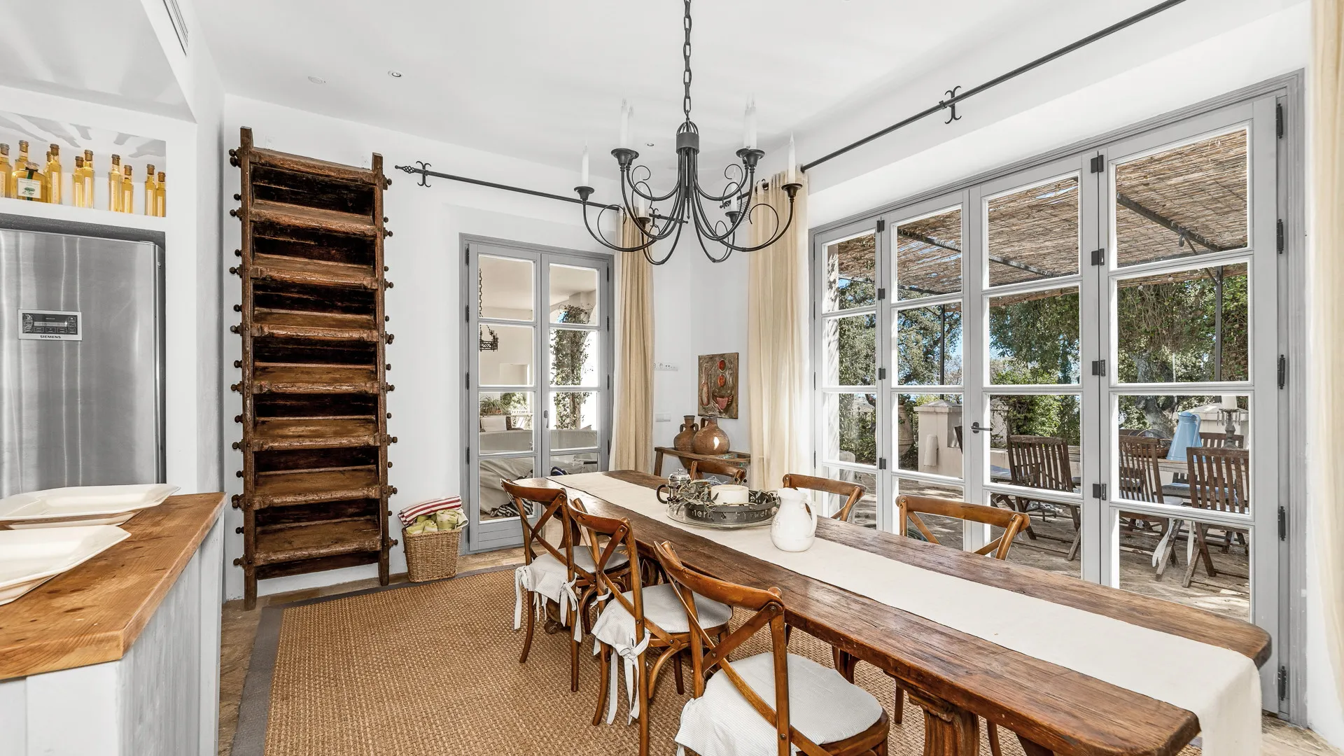 Villa for sale in Ctra. De Ronda