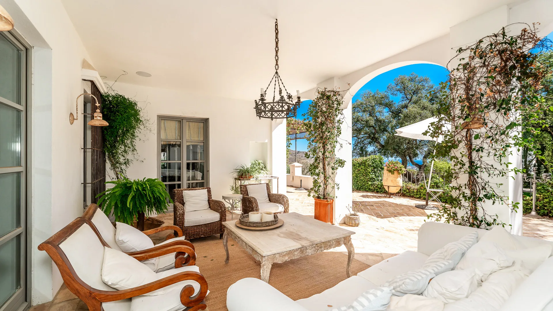 Villa for sale in Ctra. De Ronda