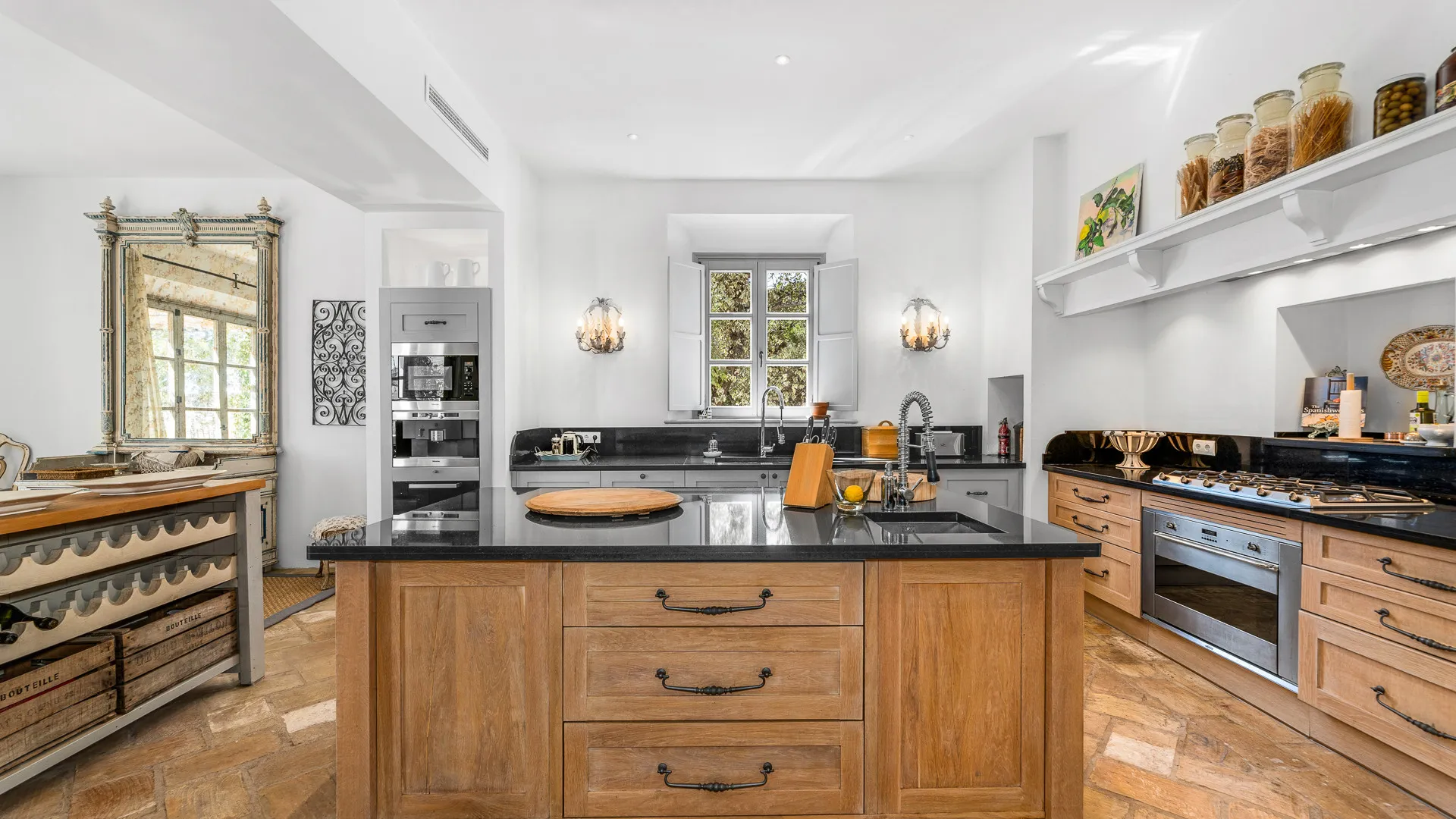 Villa for sale in Ctra. De Ronda