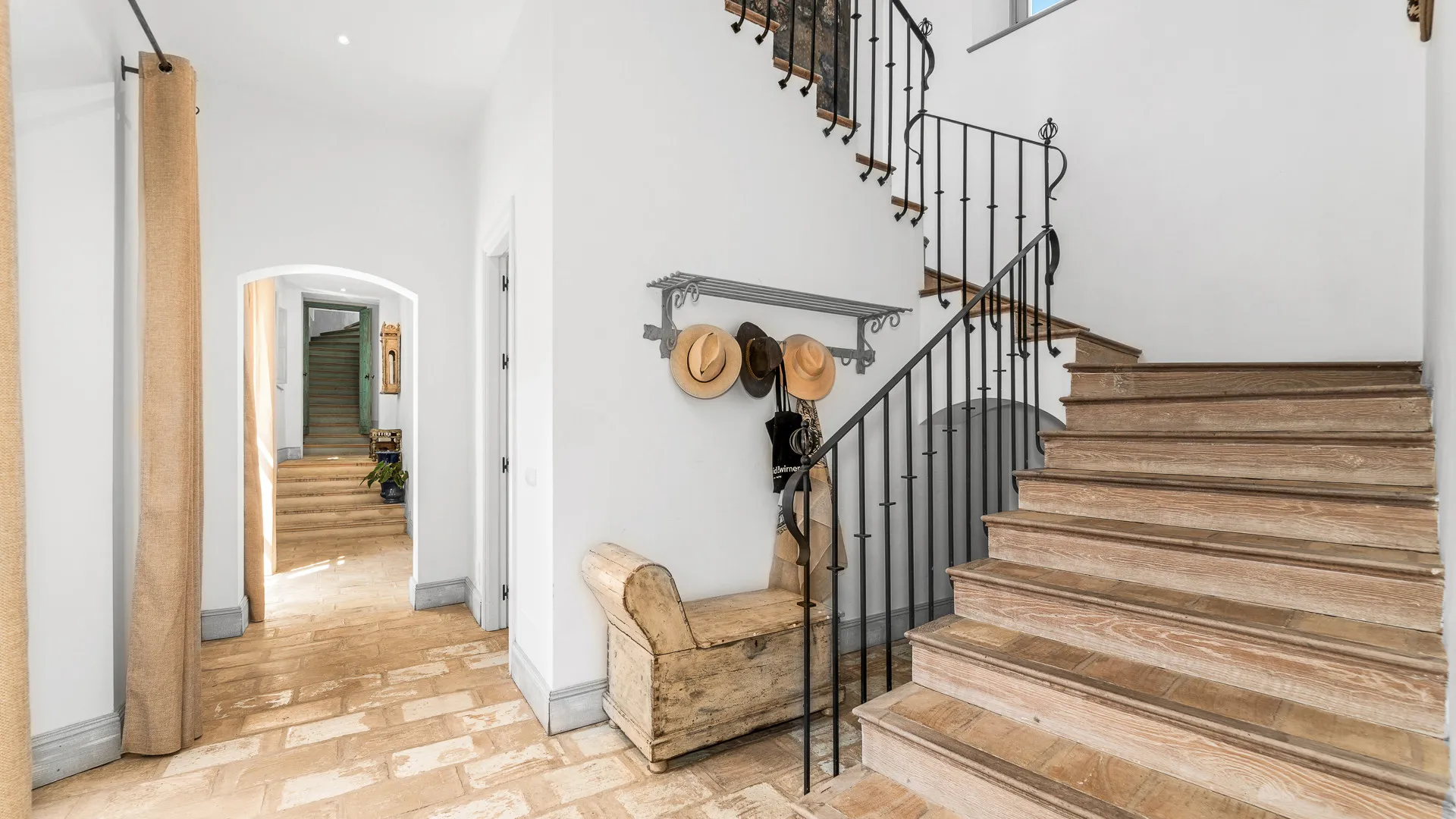 Villa for sale in Ctra. De Ronda