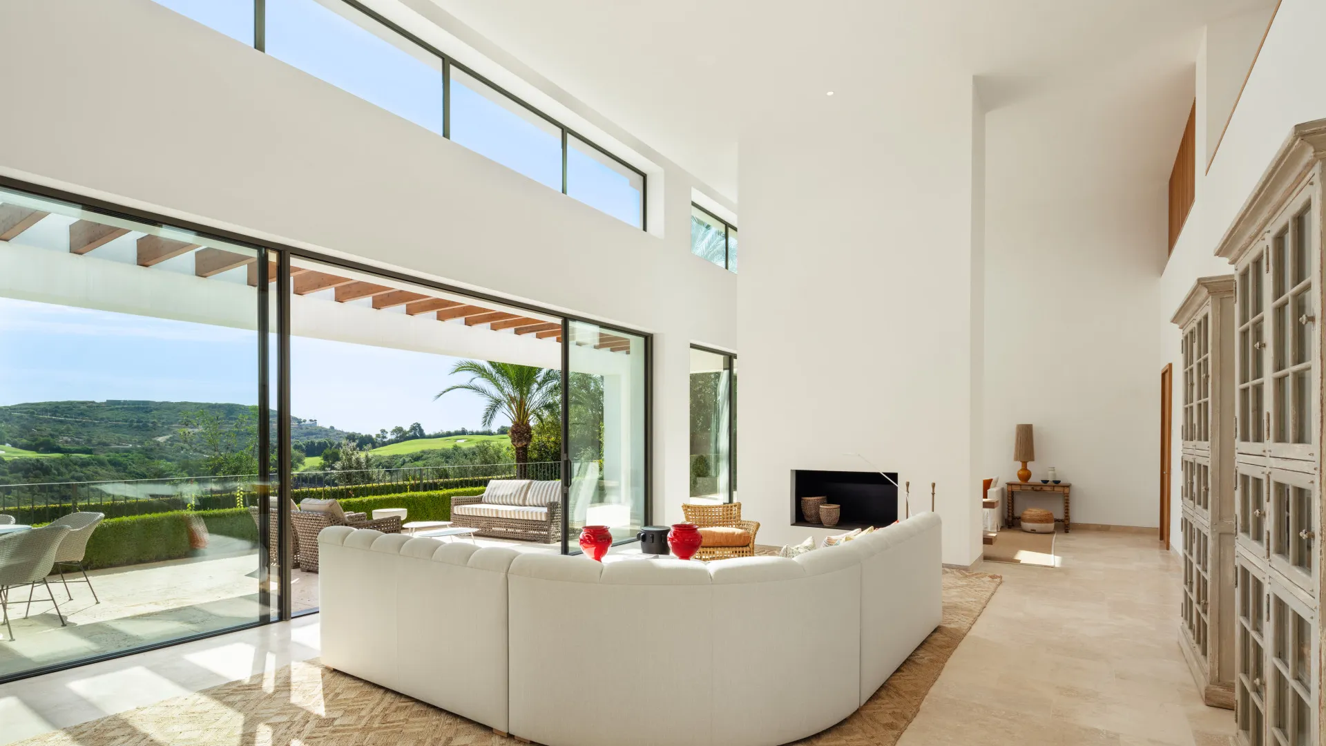 For sale Casares villa with 6 bedrooms