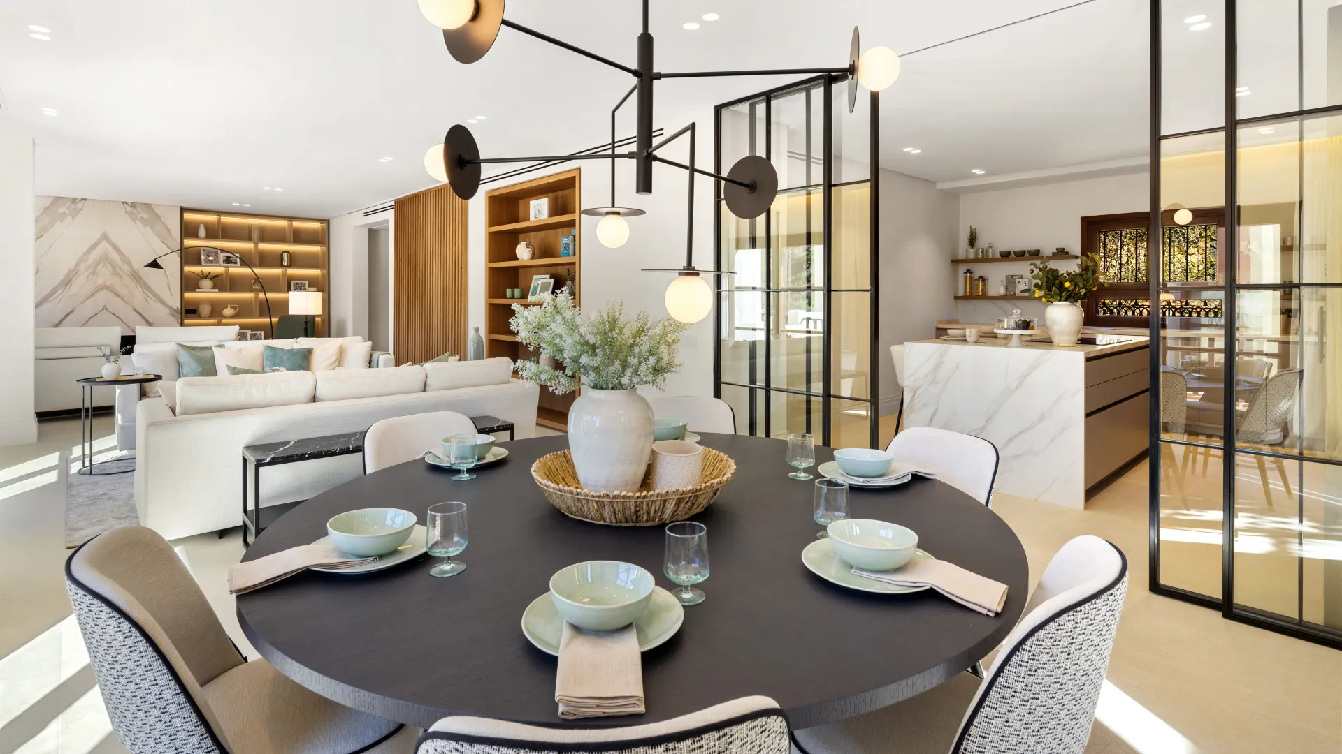 For sale 5 bedrooms town house in Marbella Golden Mile