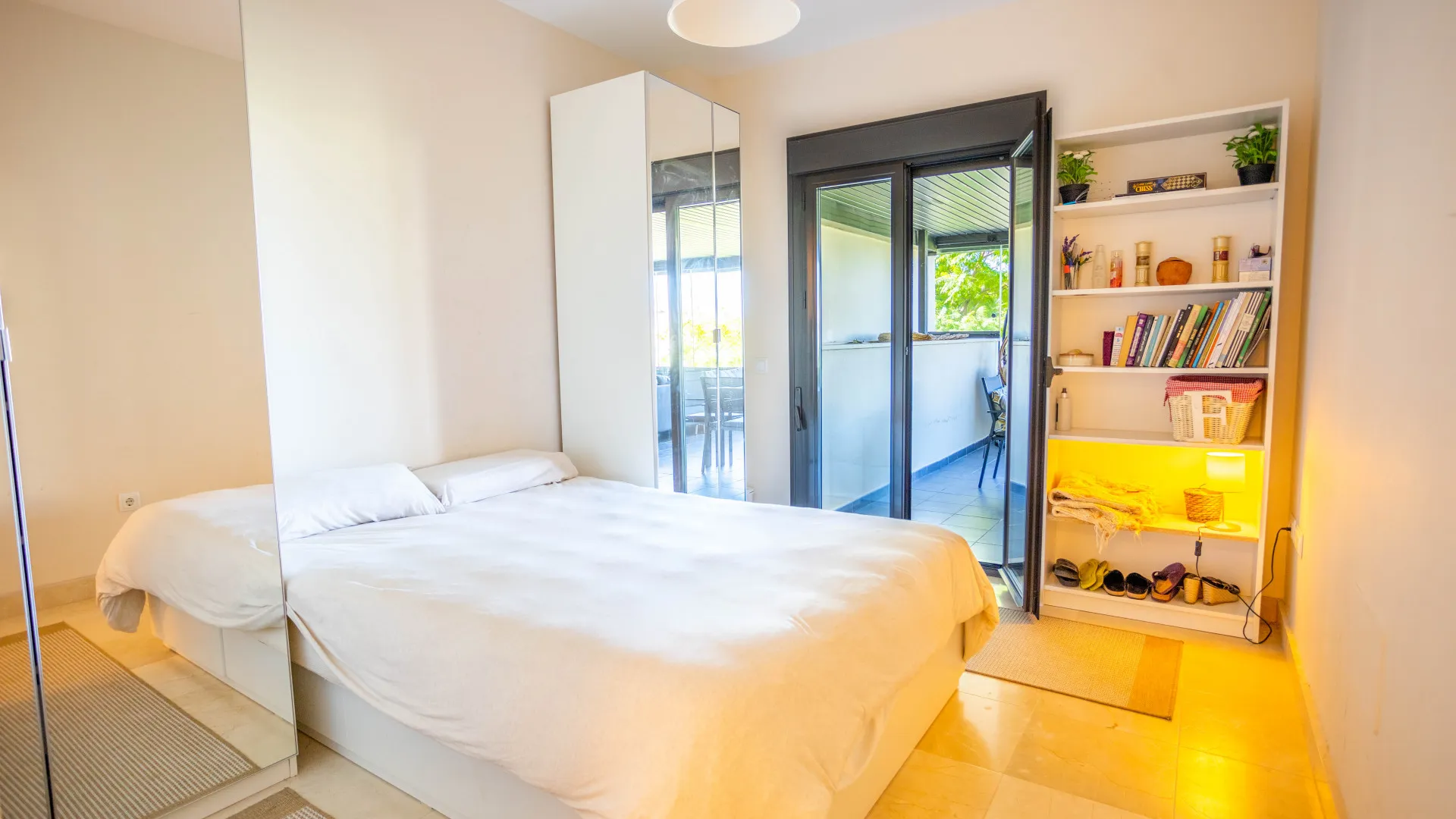 For sale 2 bedrooms apartment in New Golden Mile