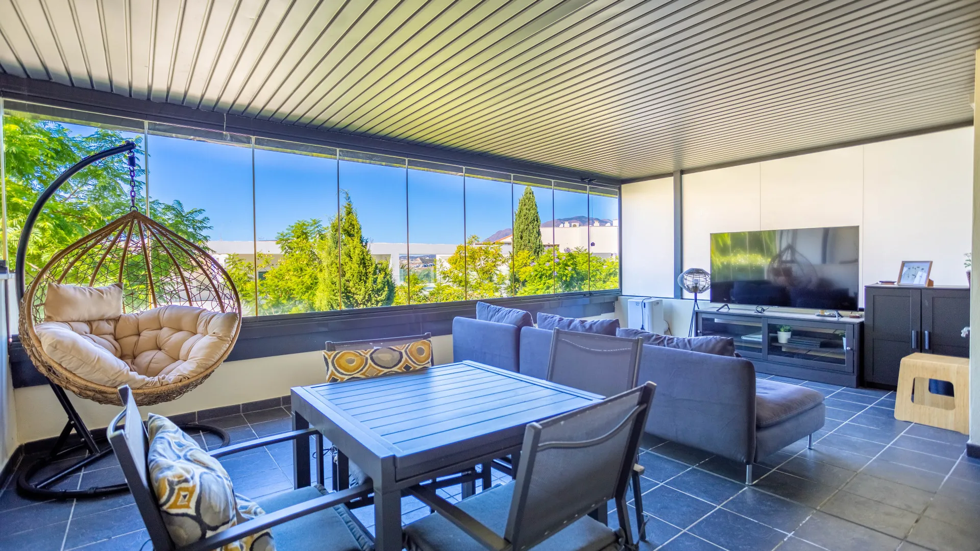 For sale 2 bedrooms apartment in New Golden Mile