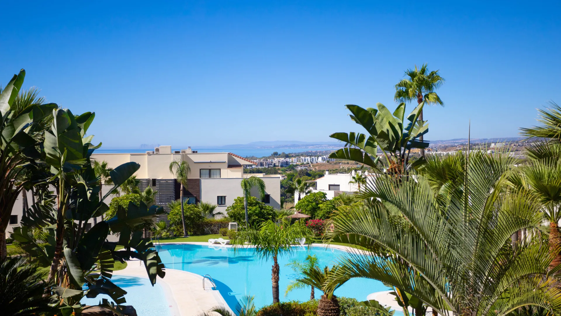 For sale 2 bedrooms apartment in New Golden Mile