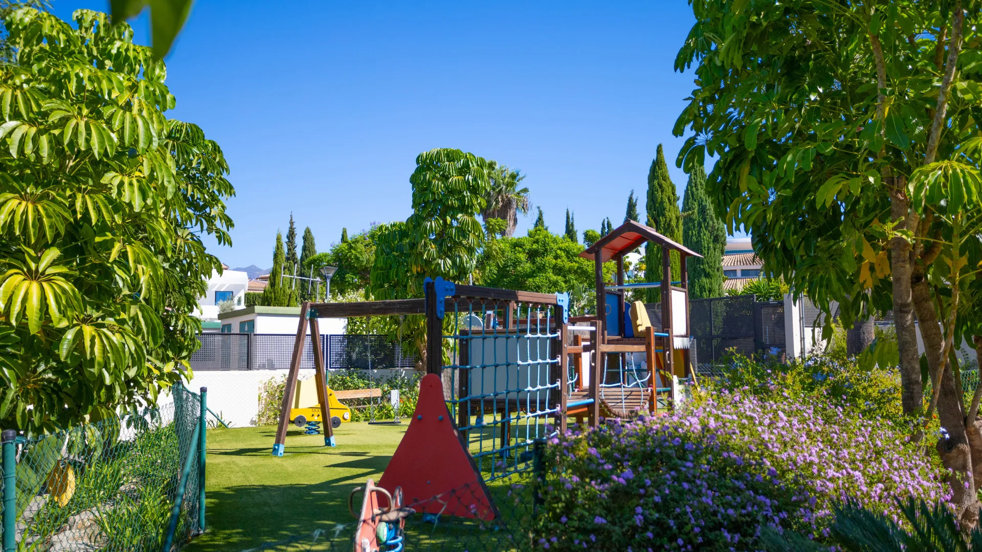 For sale 2 bedrooms apartment in New Golden Mile