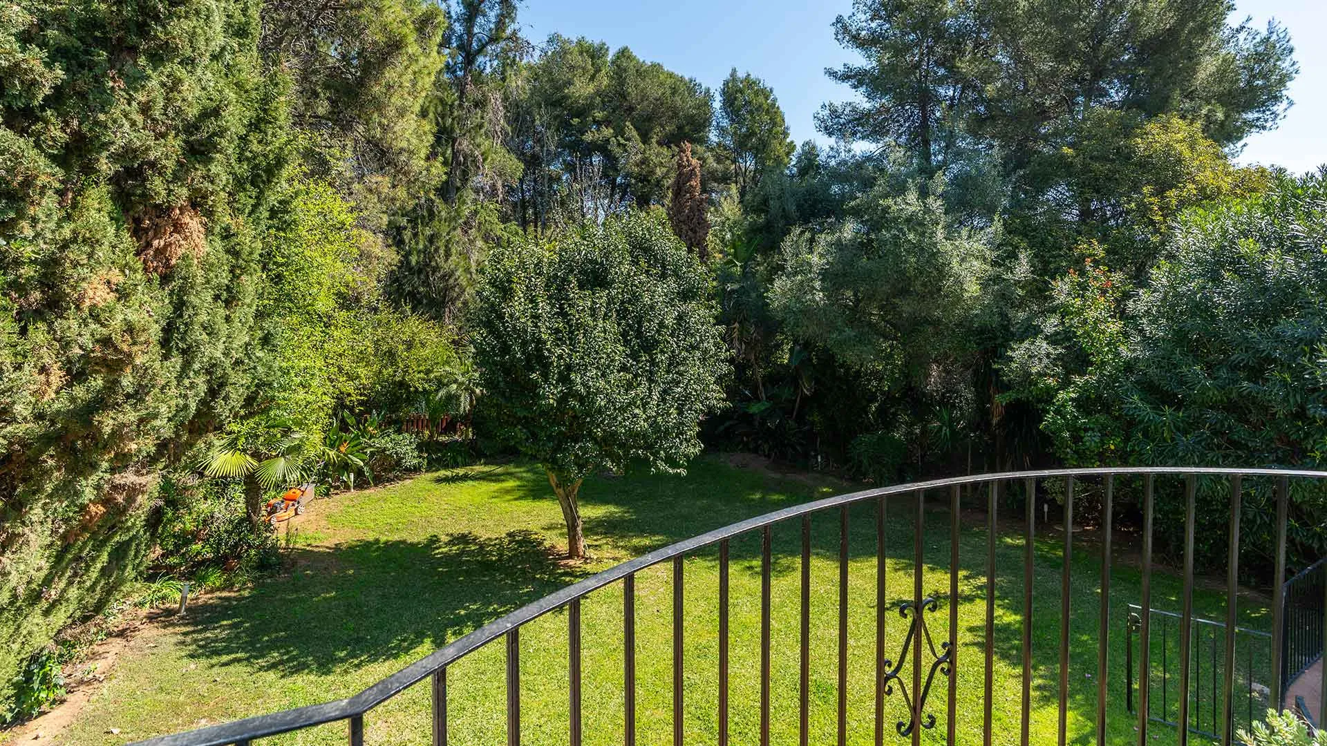 For sale villa in Marbella Hill Club