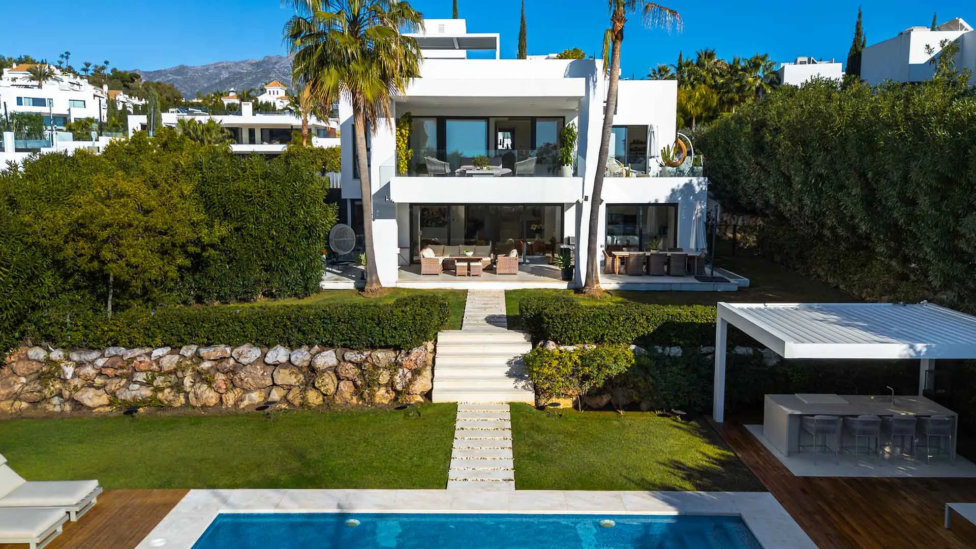 Los Olivos villa for sale