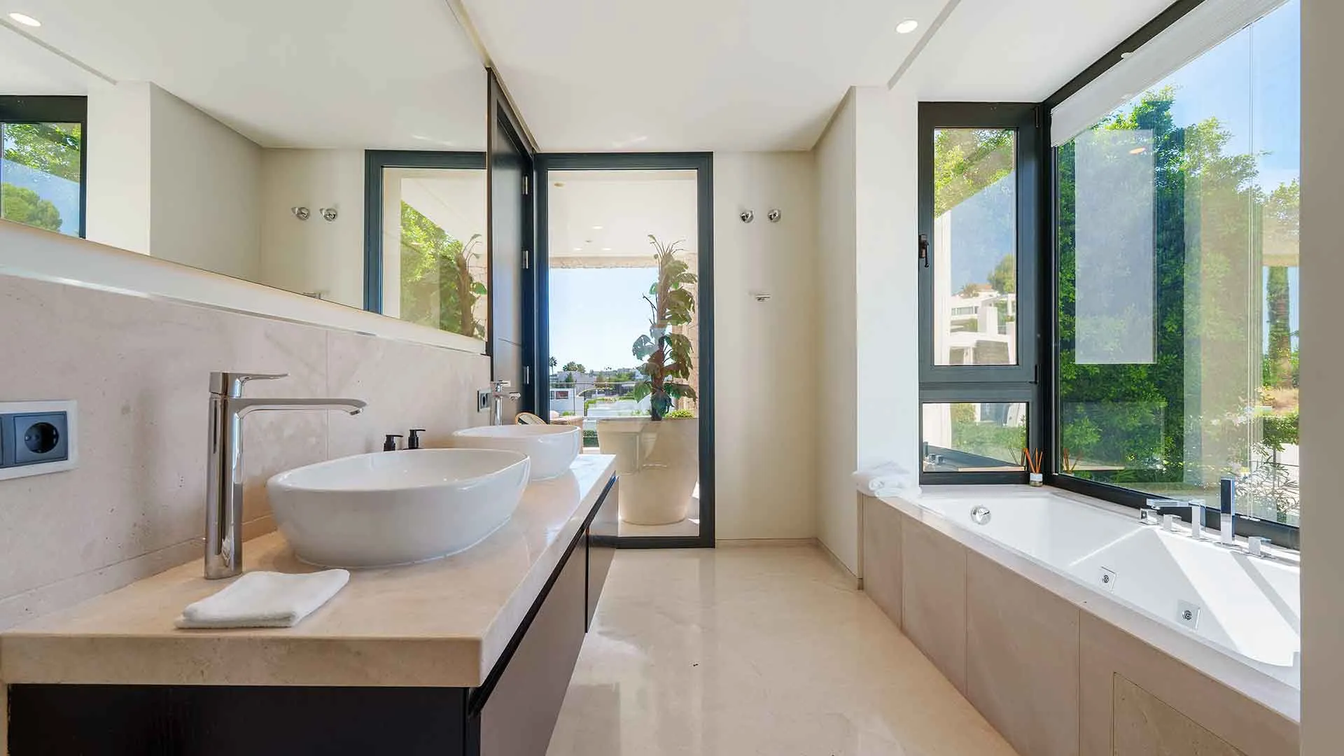 For sale villa in Los Olivos