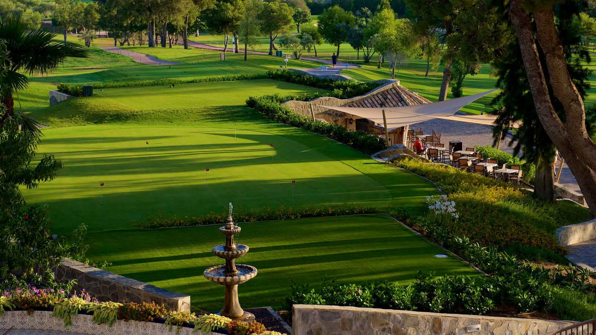 For sale villa with 5 bedrooms in Atalaya Golf