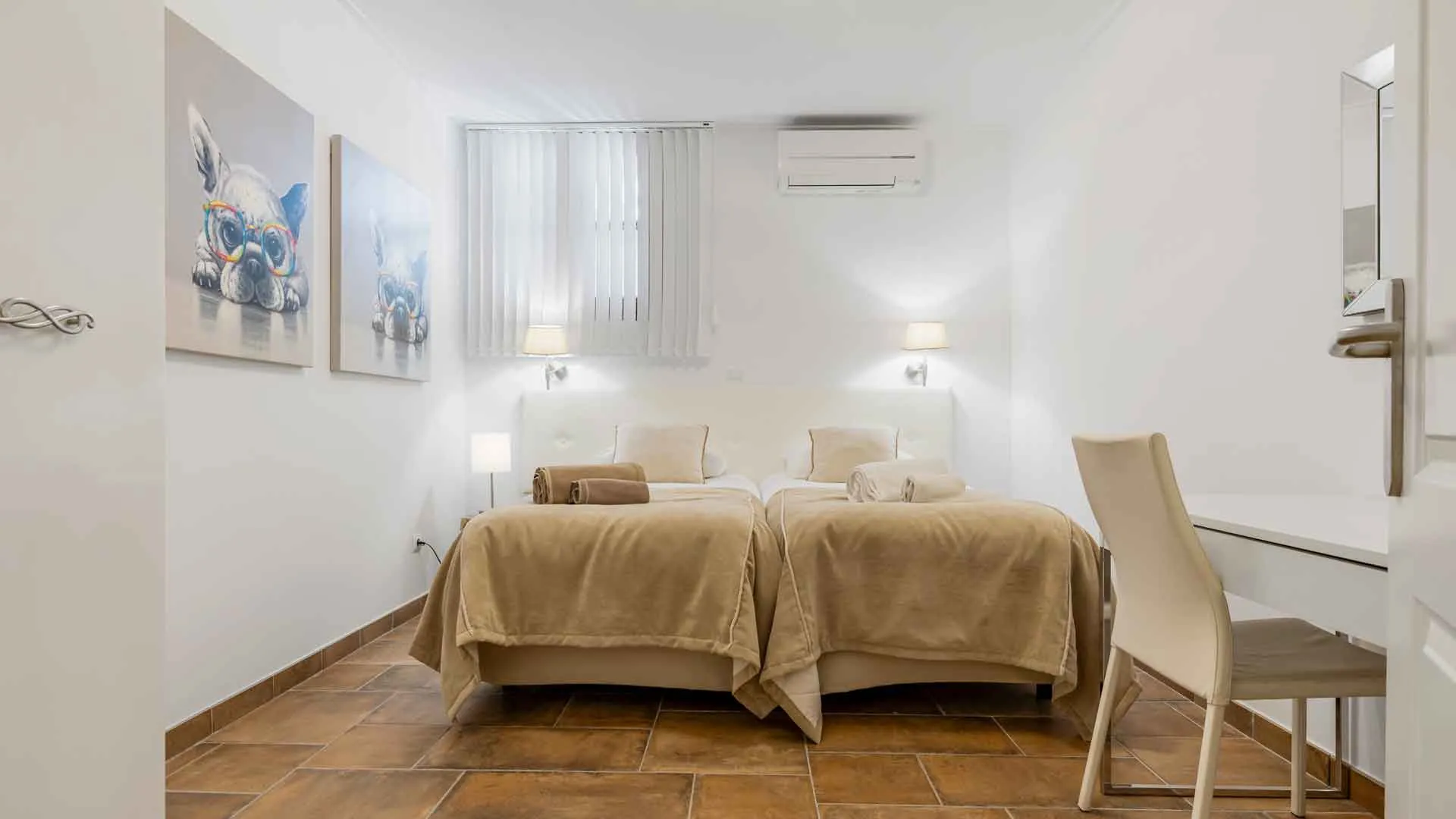 Se vende pareado de 5 dormitorios en La Heredia