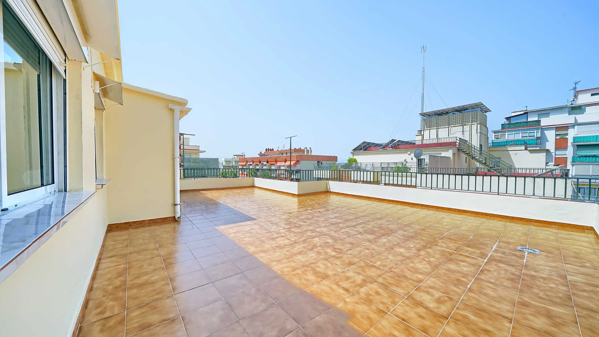 Marbella Ciudad, Ático de 2 dormitorios a la venta