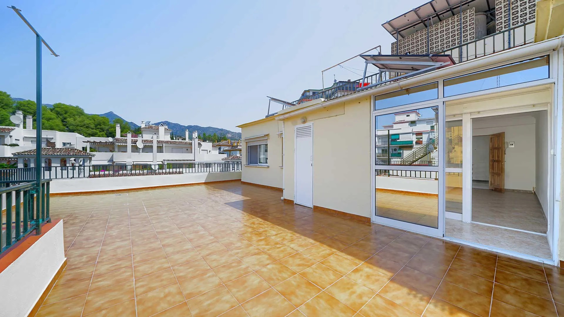 Marbella Ciudad, Ático de 2 dormitorios a la venta