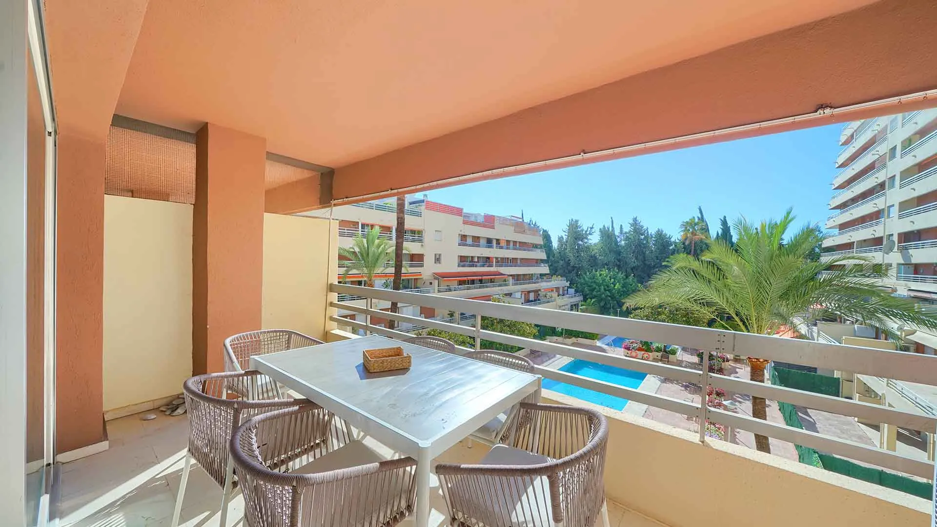 Apartamento con 4 dormitorios en venta en Marbella Ciudad