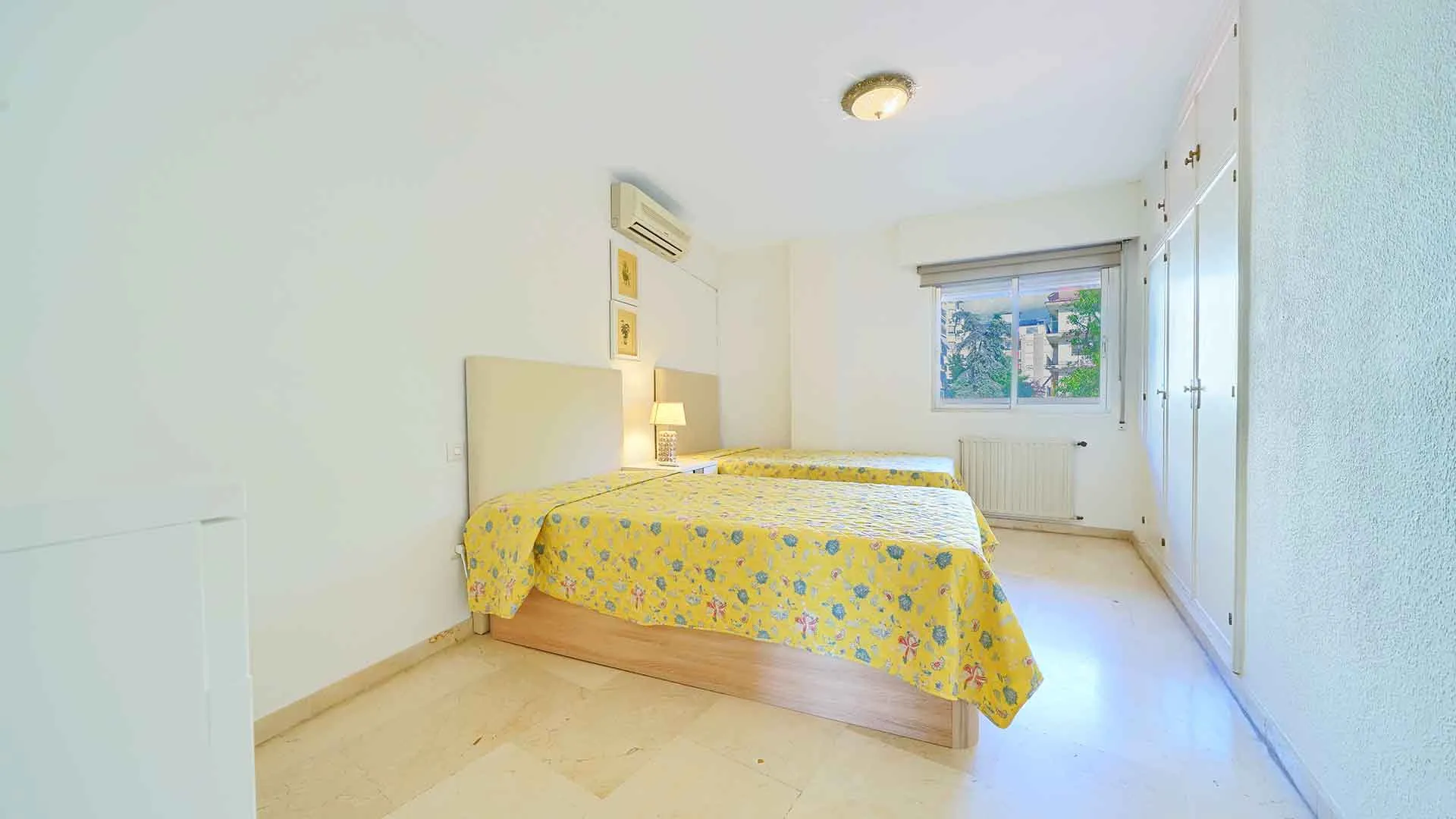 Apartamento con 4 dormitorios en venta en Marbella Ciudad