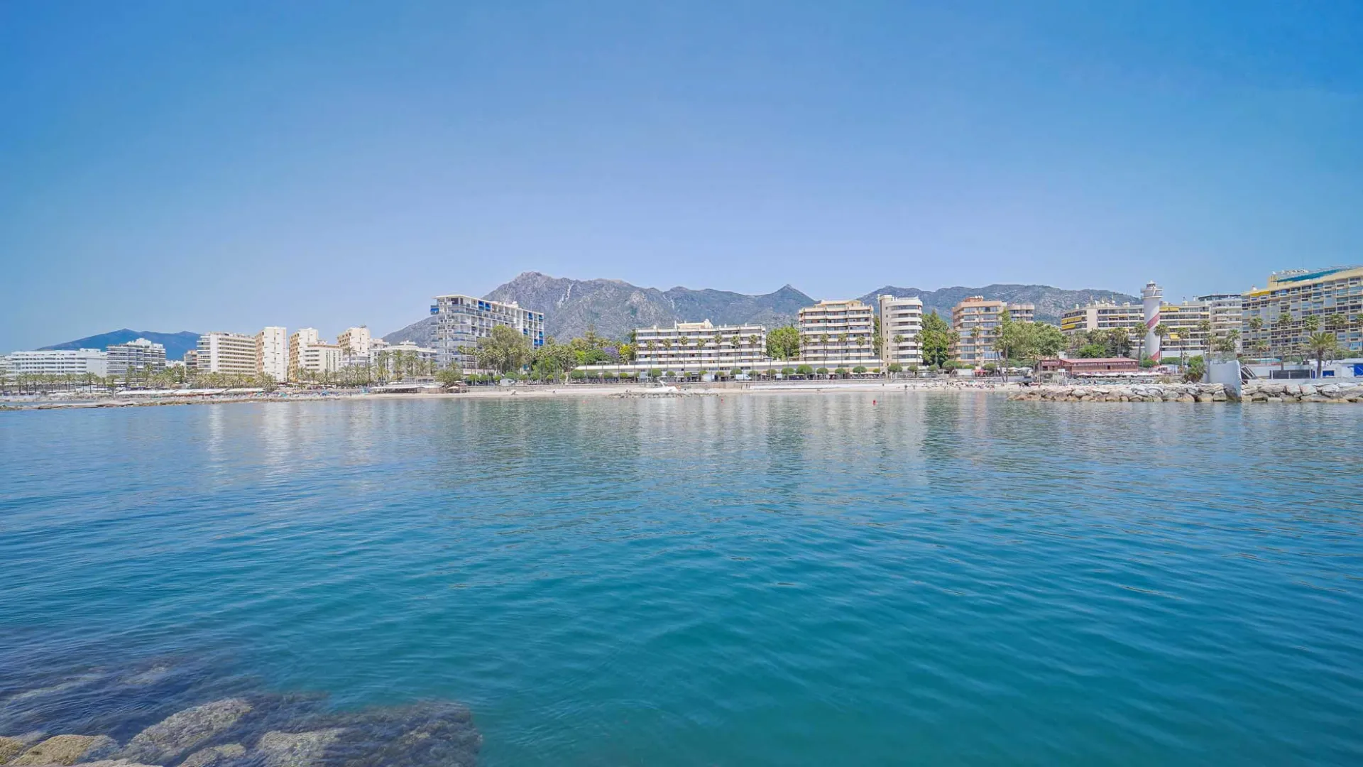 Apartamento con 4 dormitorios en venta en Marbella Ciudad