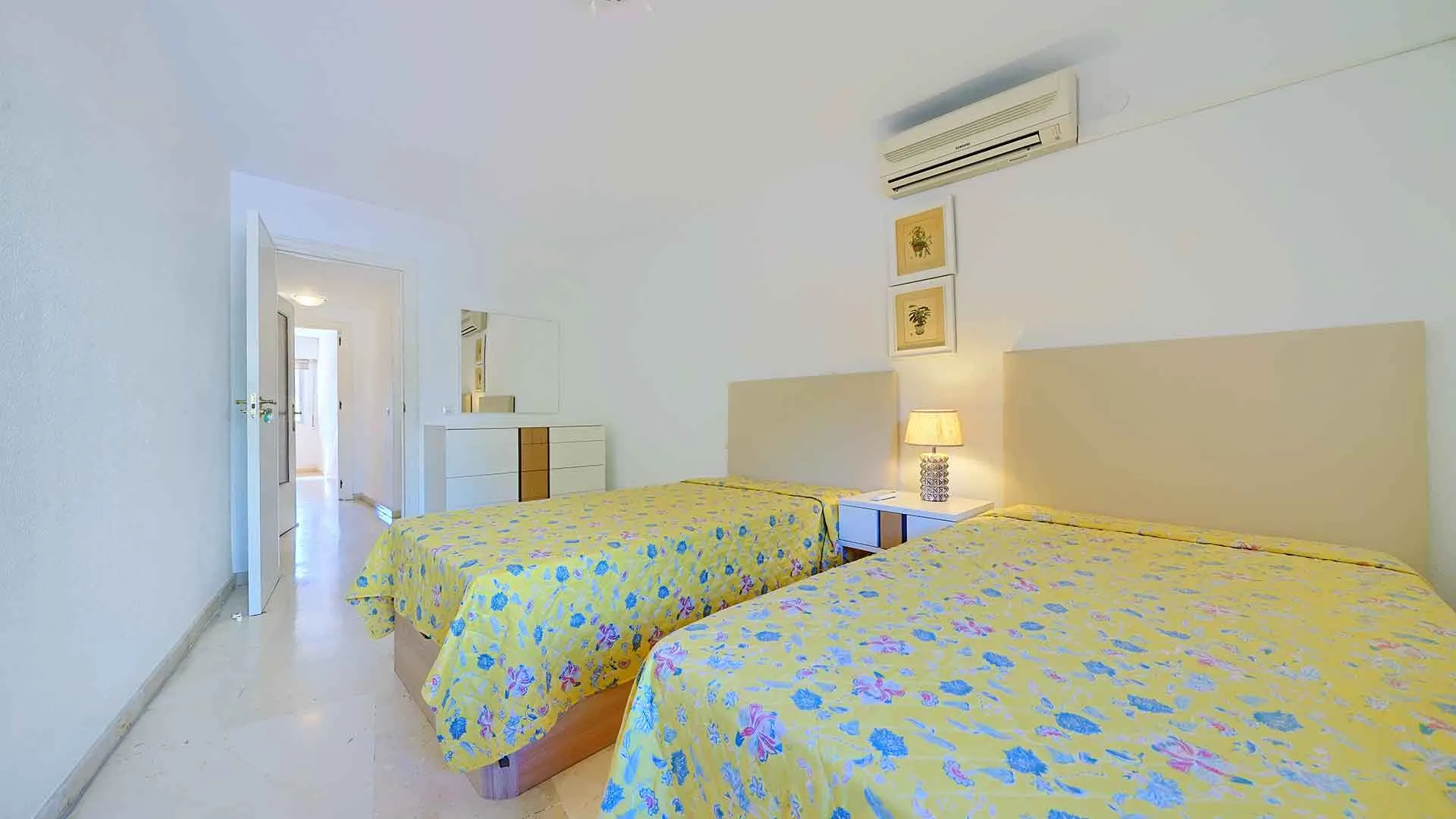 Apartamento con 4 dormitorios en venta en Marbella Ciudad