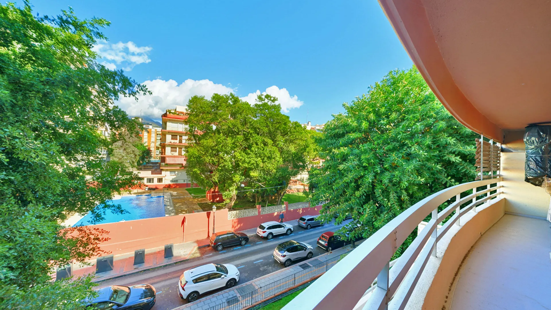 Apartamento con 4 dormitorios en venta en Marbella Ciudad