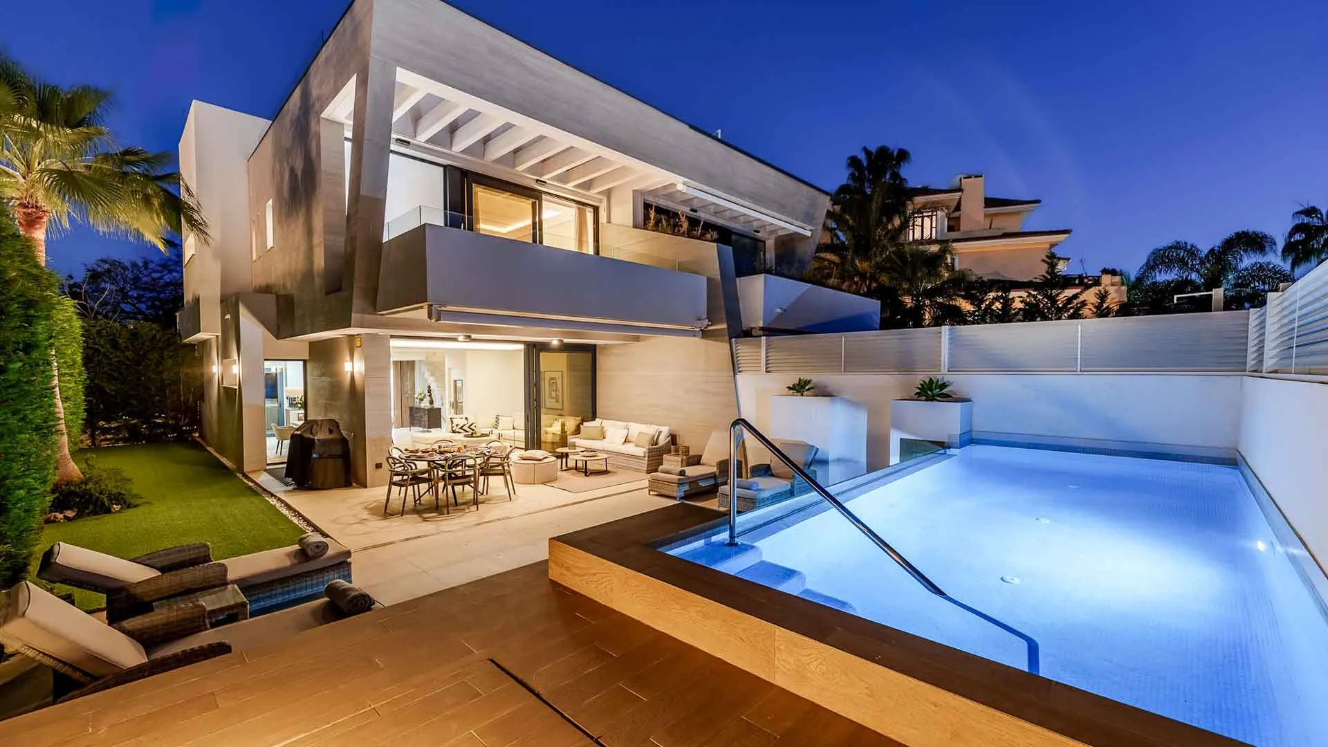 Marbella - Puerto Banus, villa pareada con 5 dormitorios a la venta