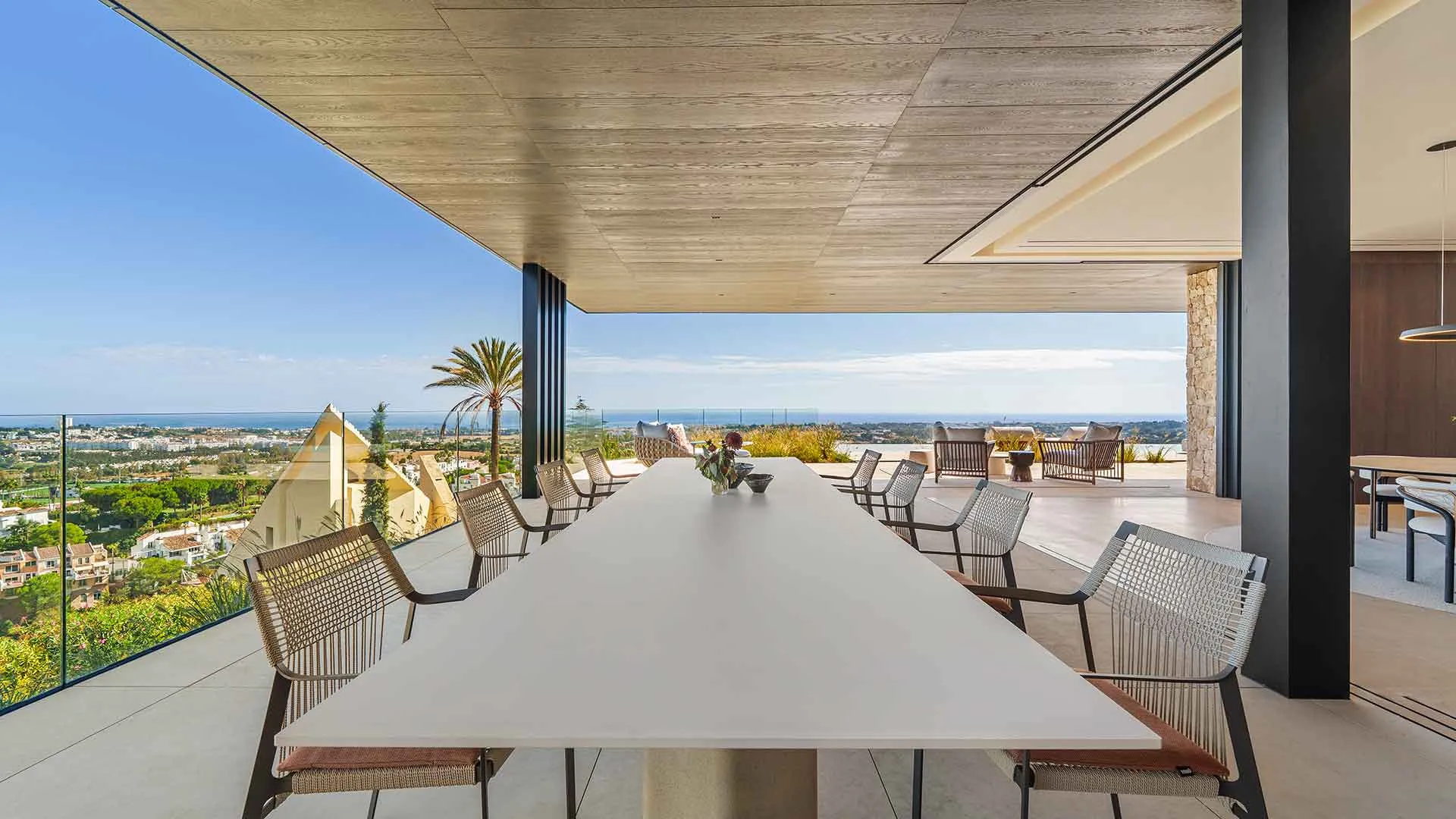 8 bedrooms villa for sale in El Herrojo
