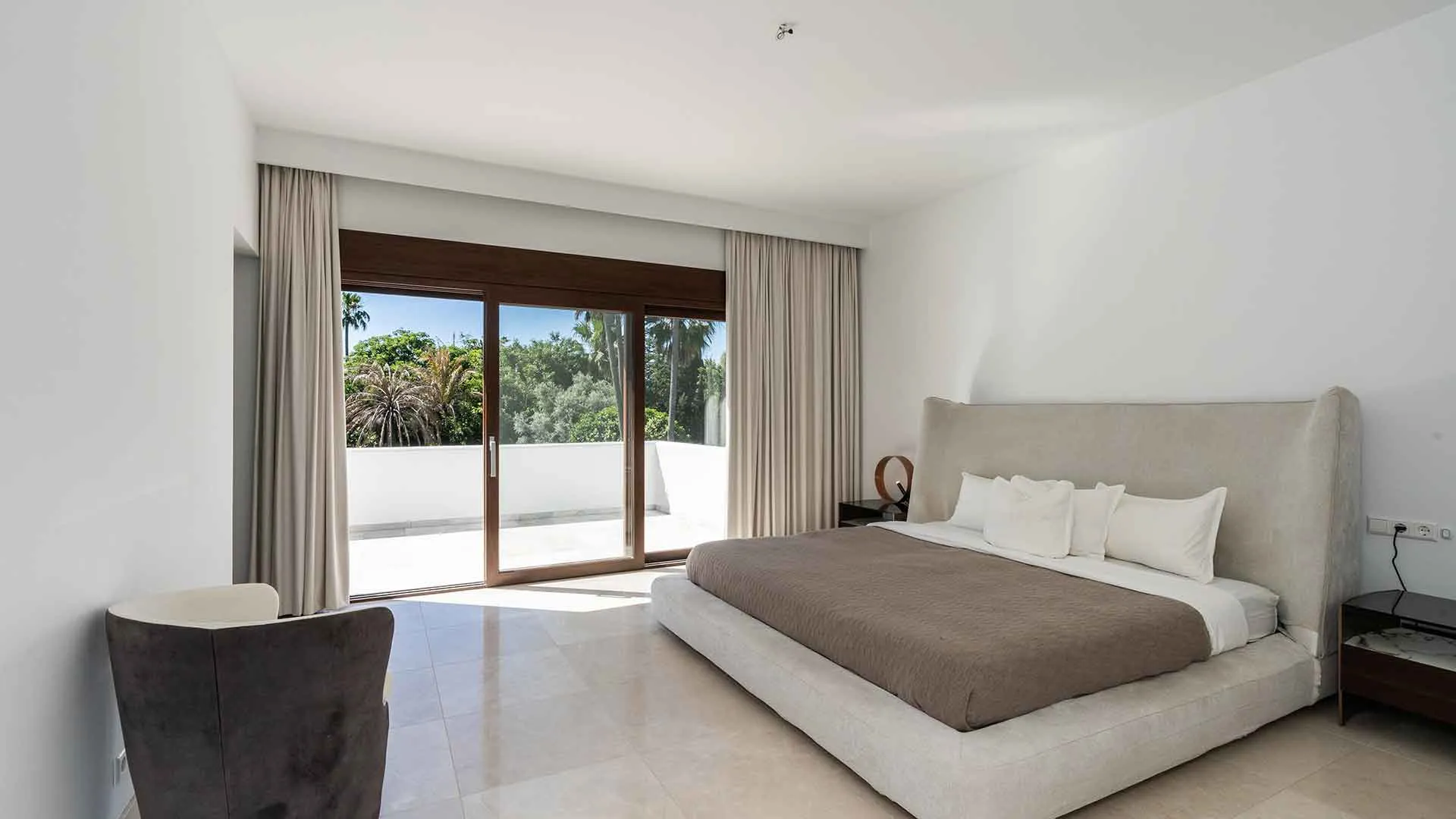 For sale Guadalmina Baja 6 bedrooms villa