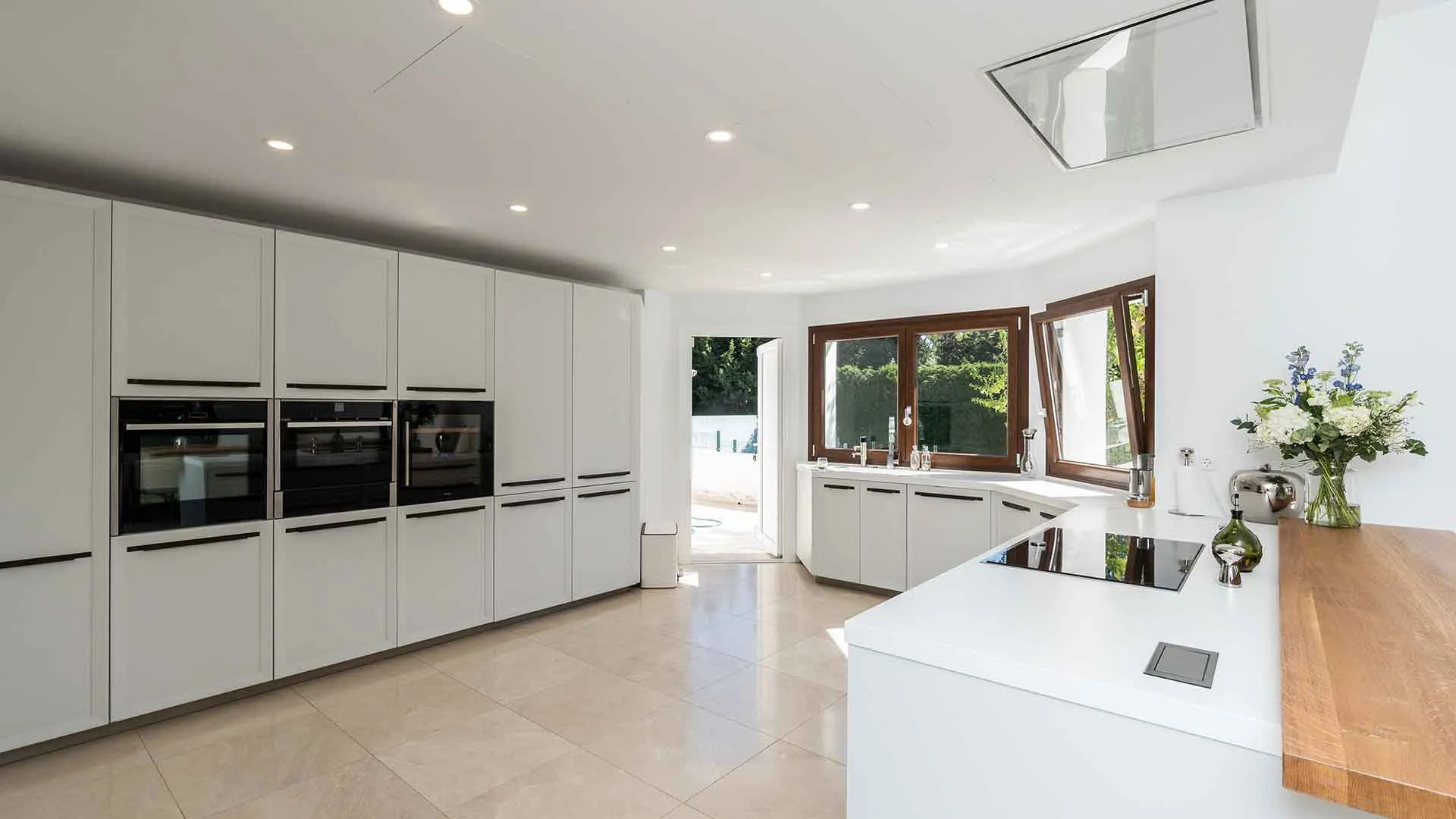 For sale Guadalmina Baja 6 bedrooms villa