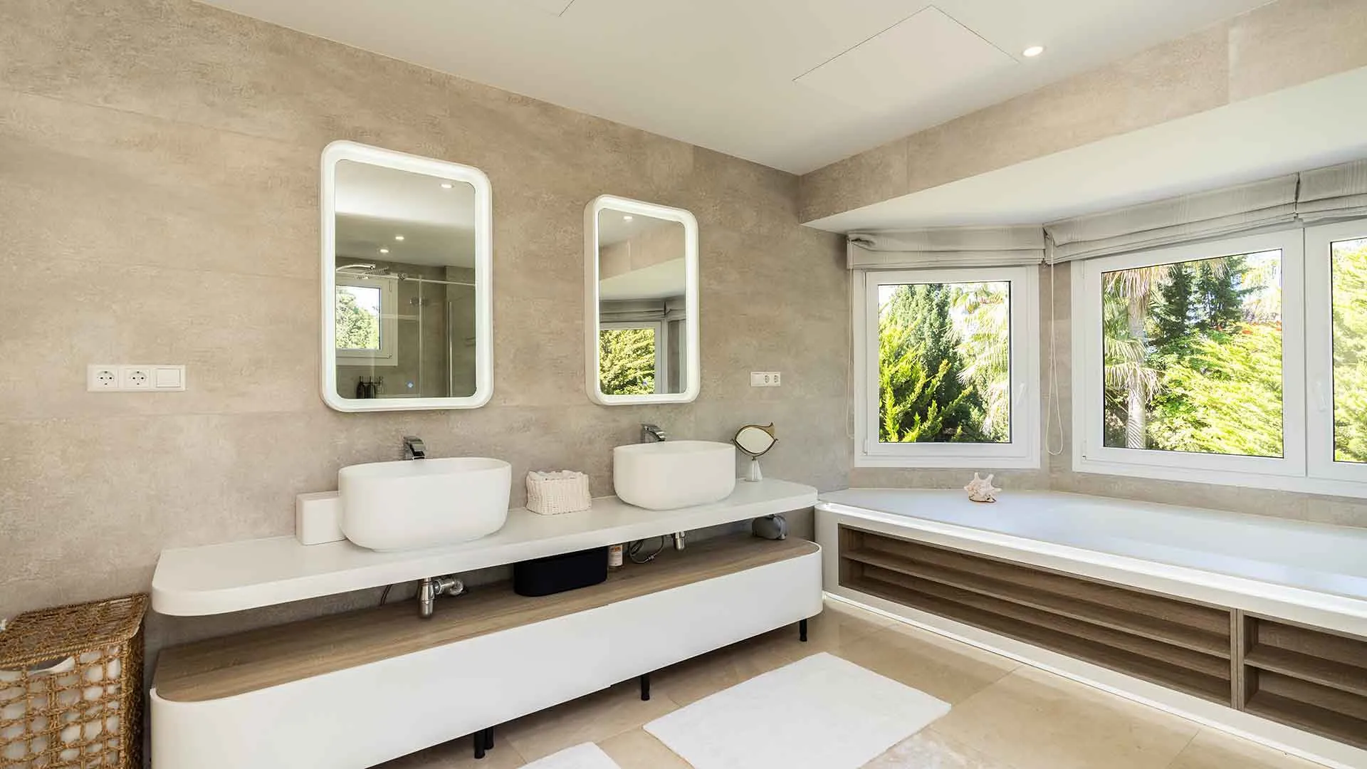 For sale Guadalmina Baja 6 bedrooms villa