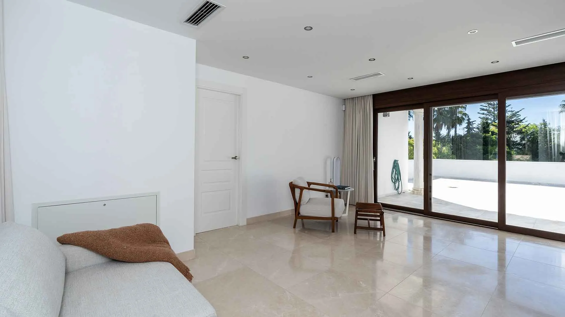 For sale Guadalmina Baja 6 bedrooms villa