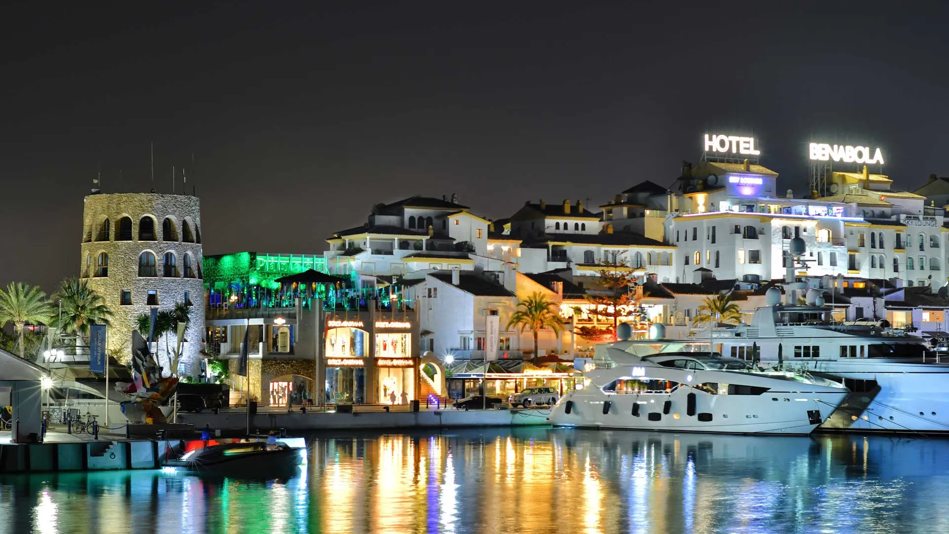 Se vende villa con 4 dormitorios en La Quinta