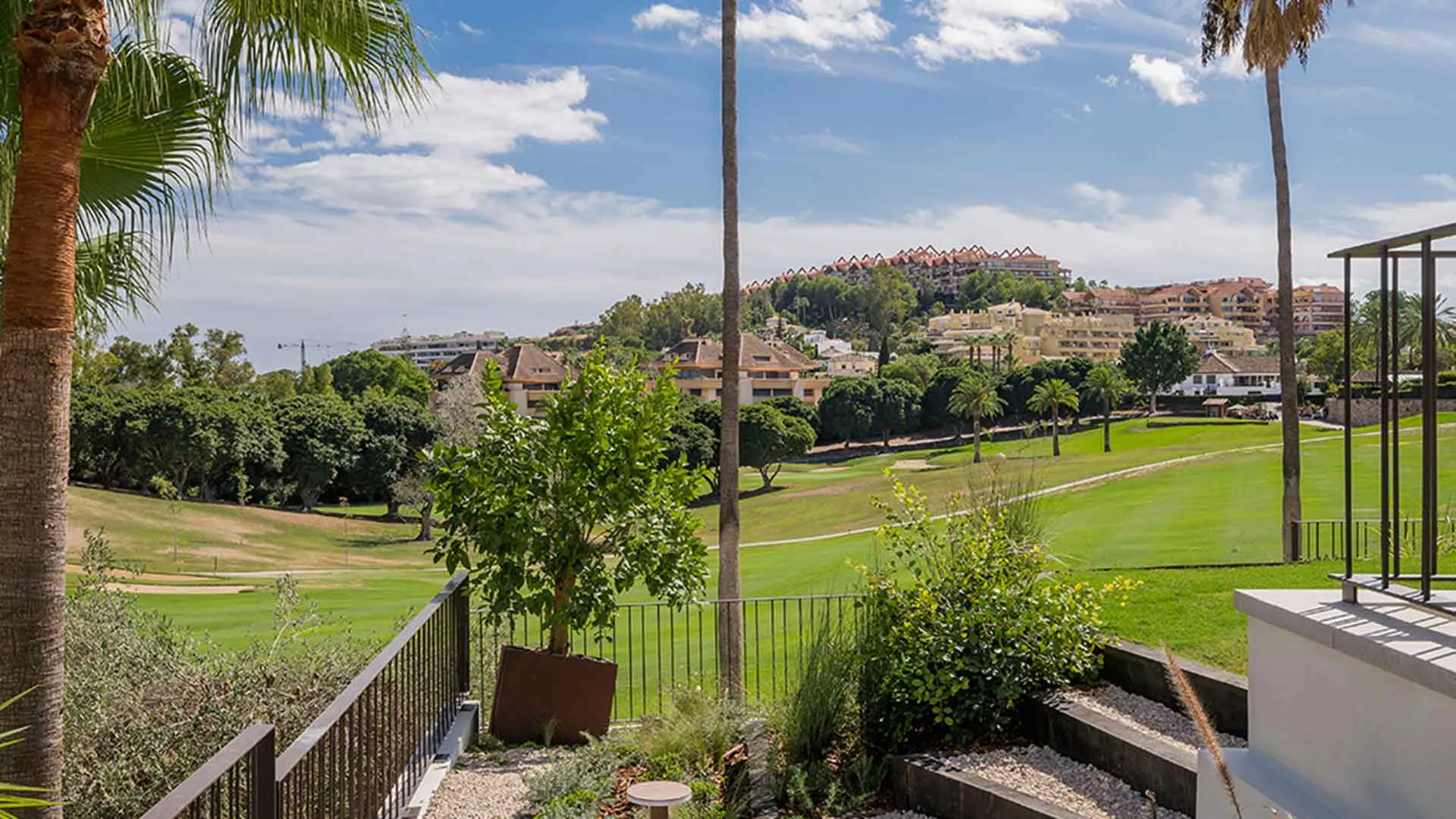 Se vende villa en Los Naranjos Golf con 4 dormitorios