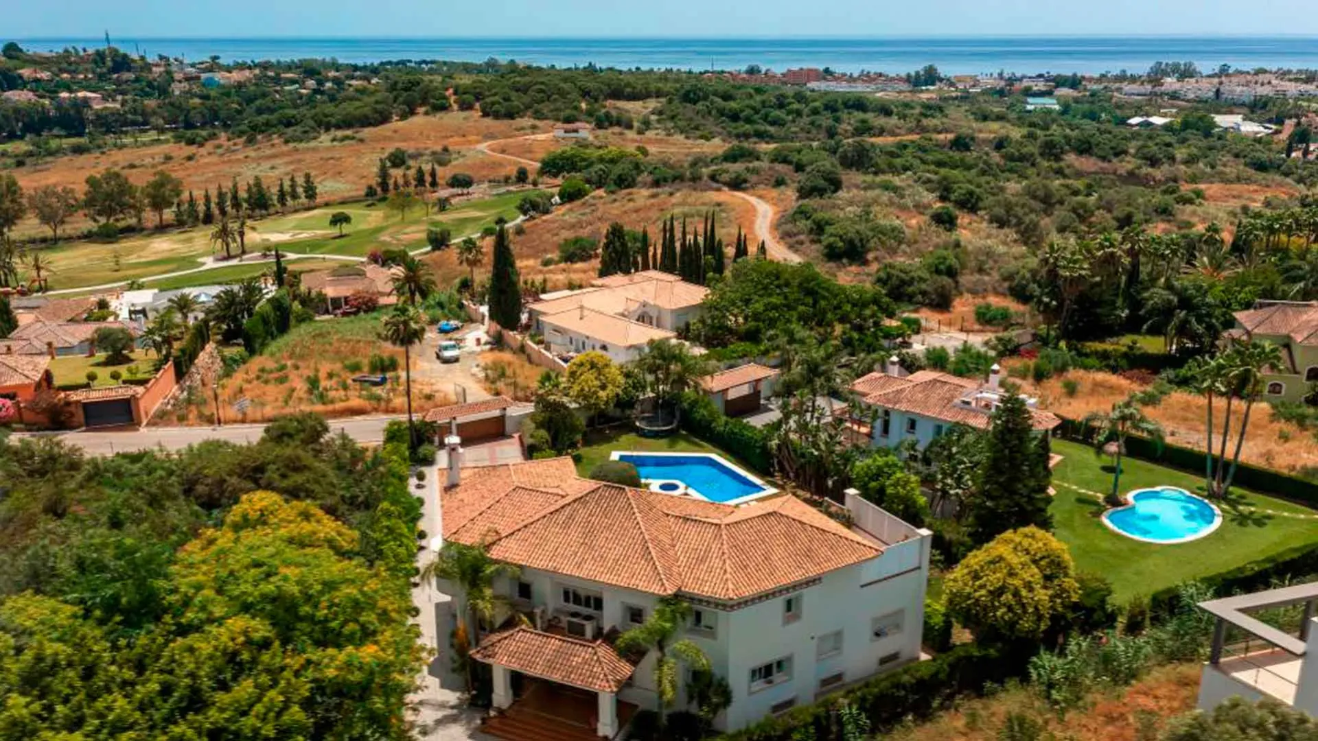 Villa for sale in Paraiso Alto with 6 bedrooms