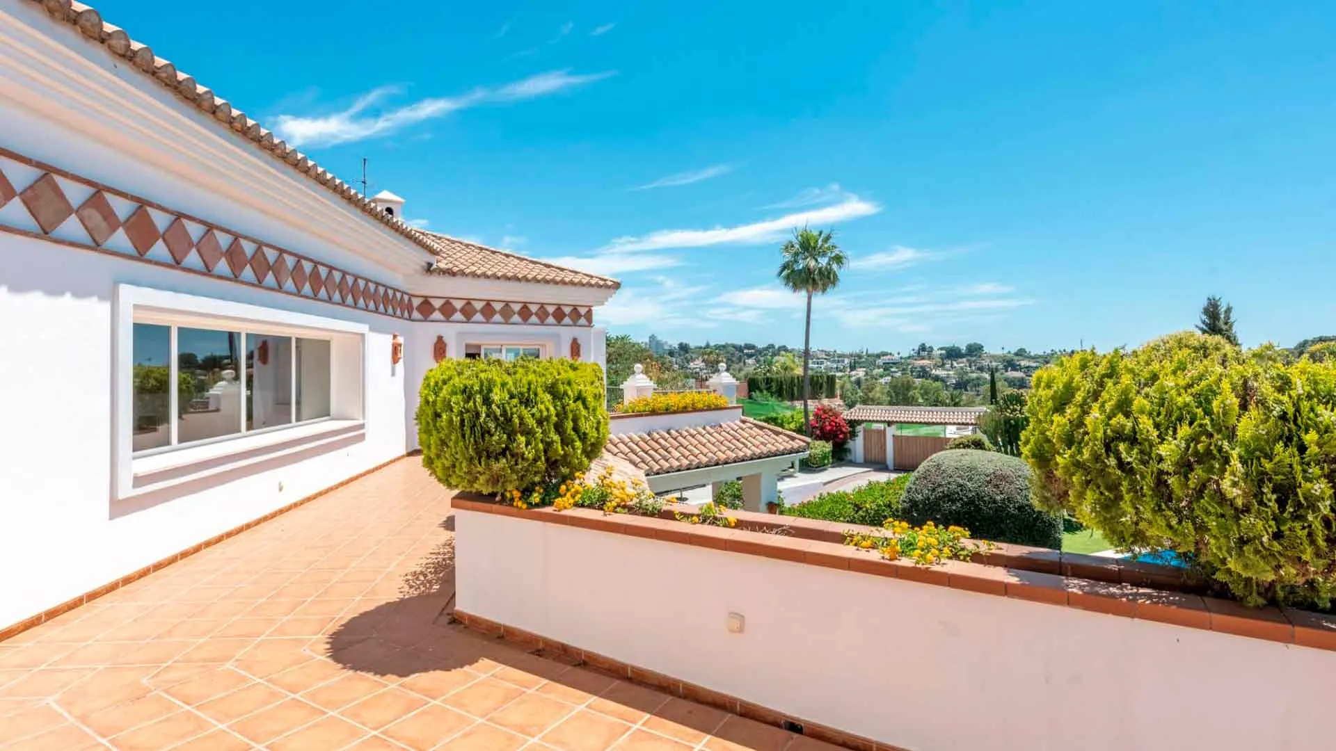 Villa for sale in Paraiso Alto with 6 bedrooms