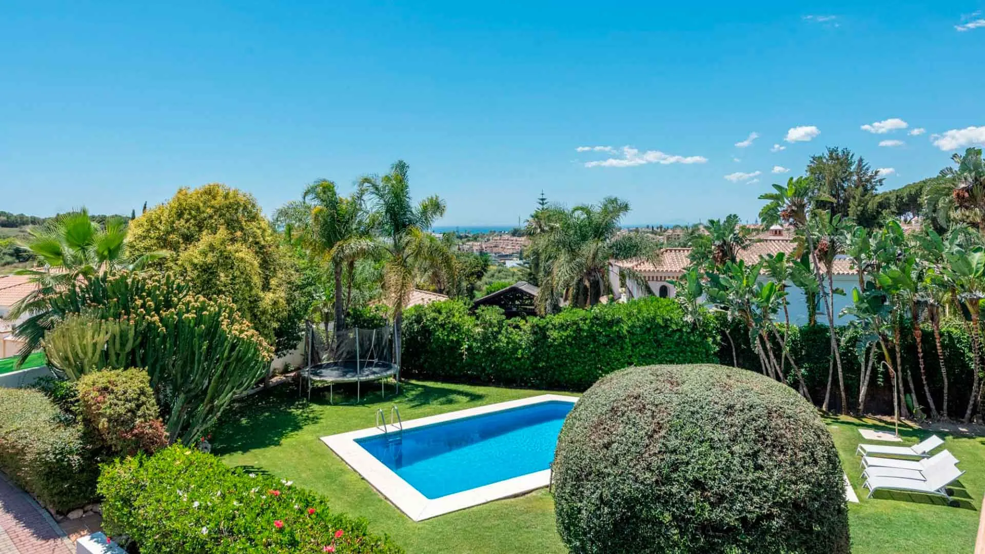 Villa for sale in Paraiso Alto with 6 bedrooms