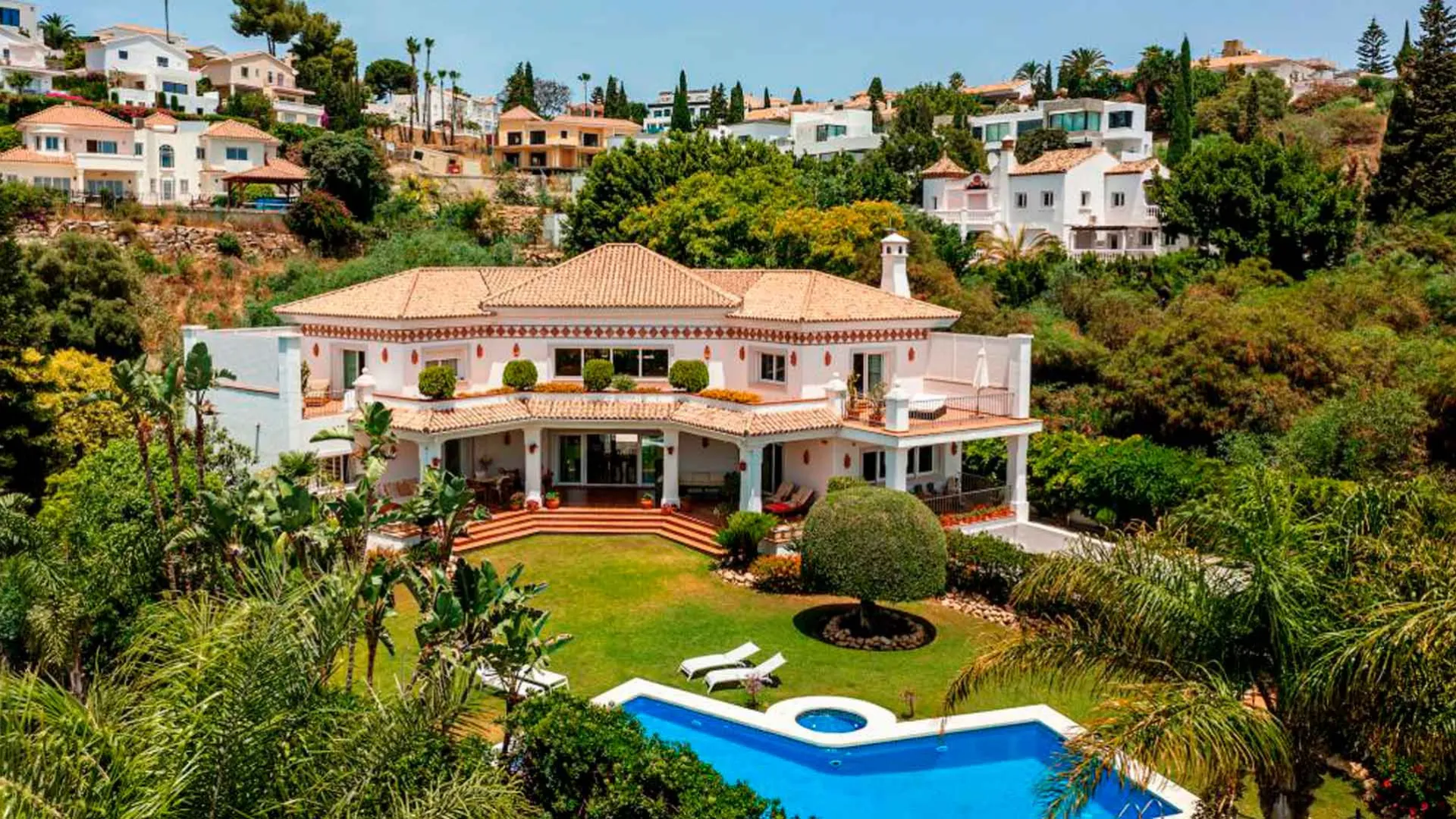 Villa for sale in Paraiso Alto with 6 bedrooms