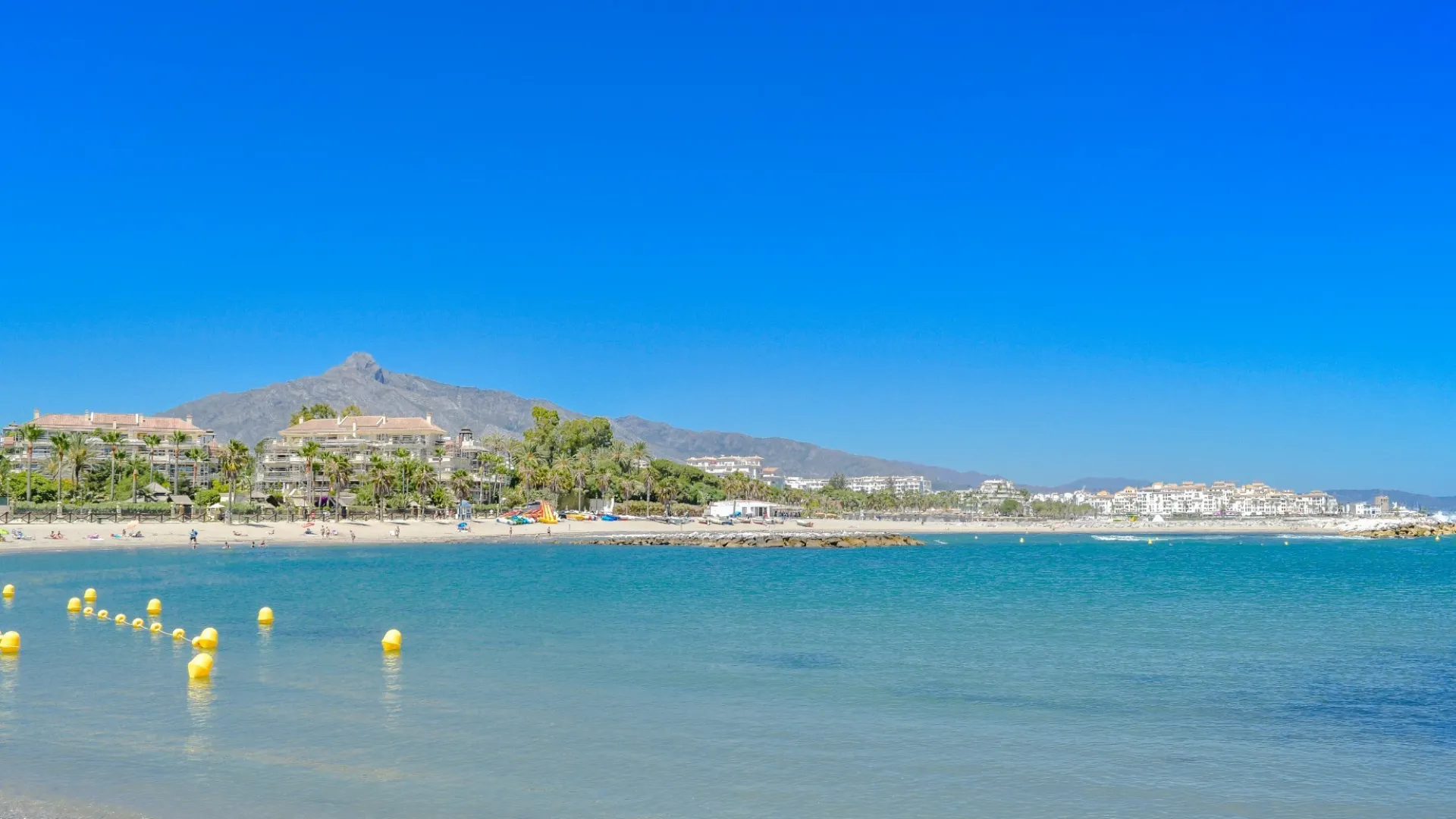 Villa for sale in Paraiso Alto with 6 bedrooms