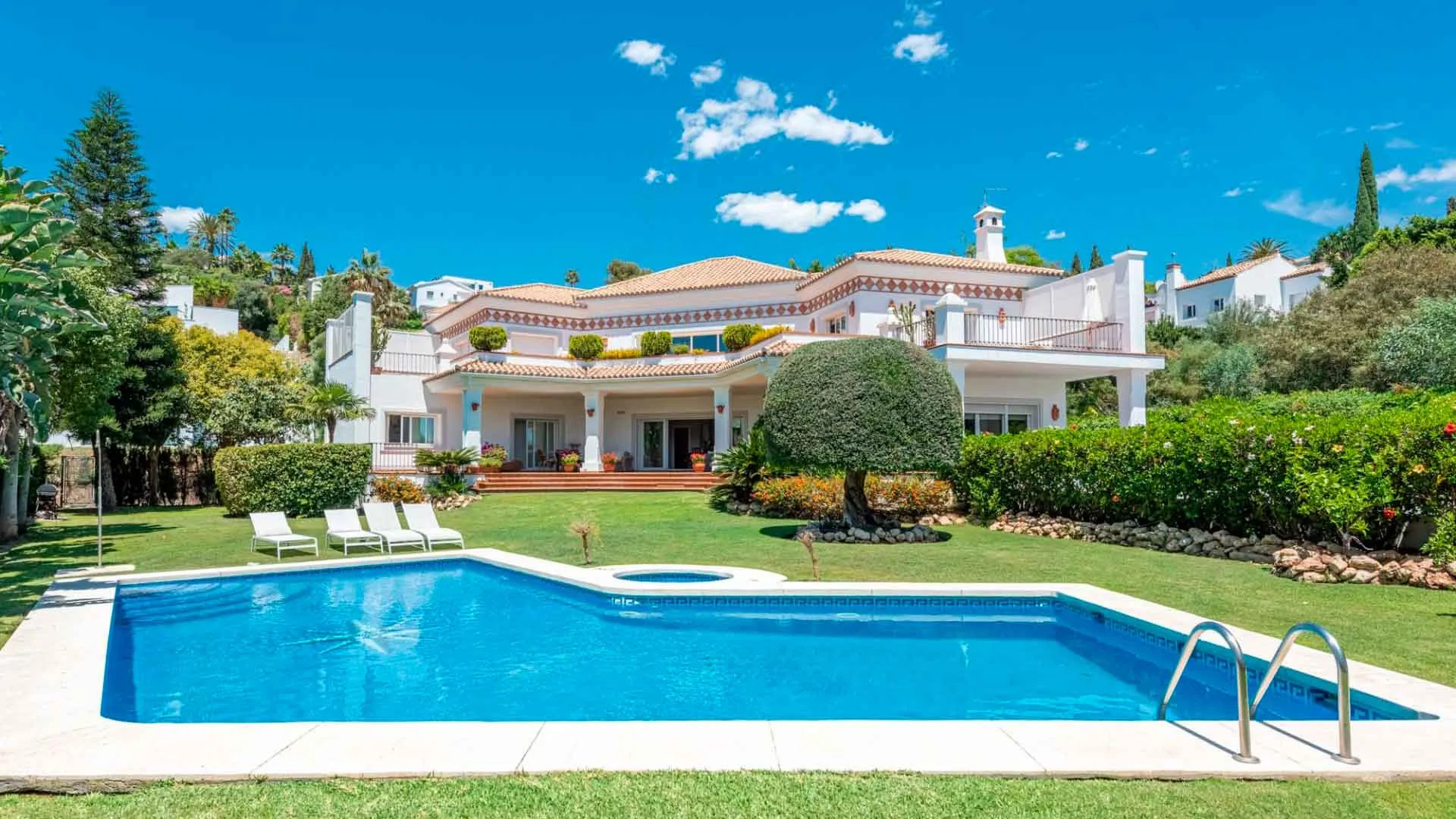 Villa for sale in Paraiso Alto with 6 bedrooms