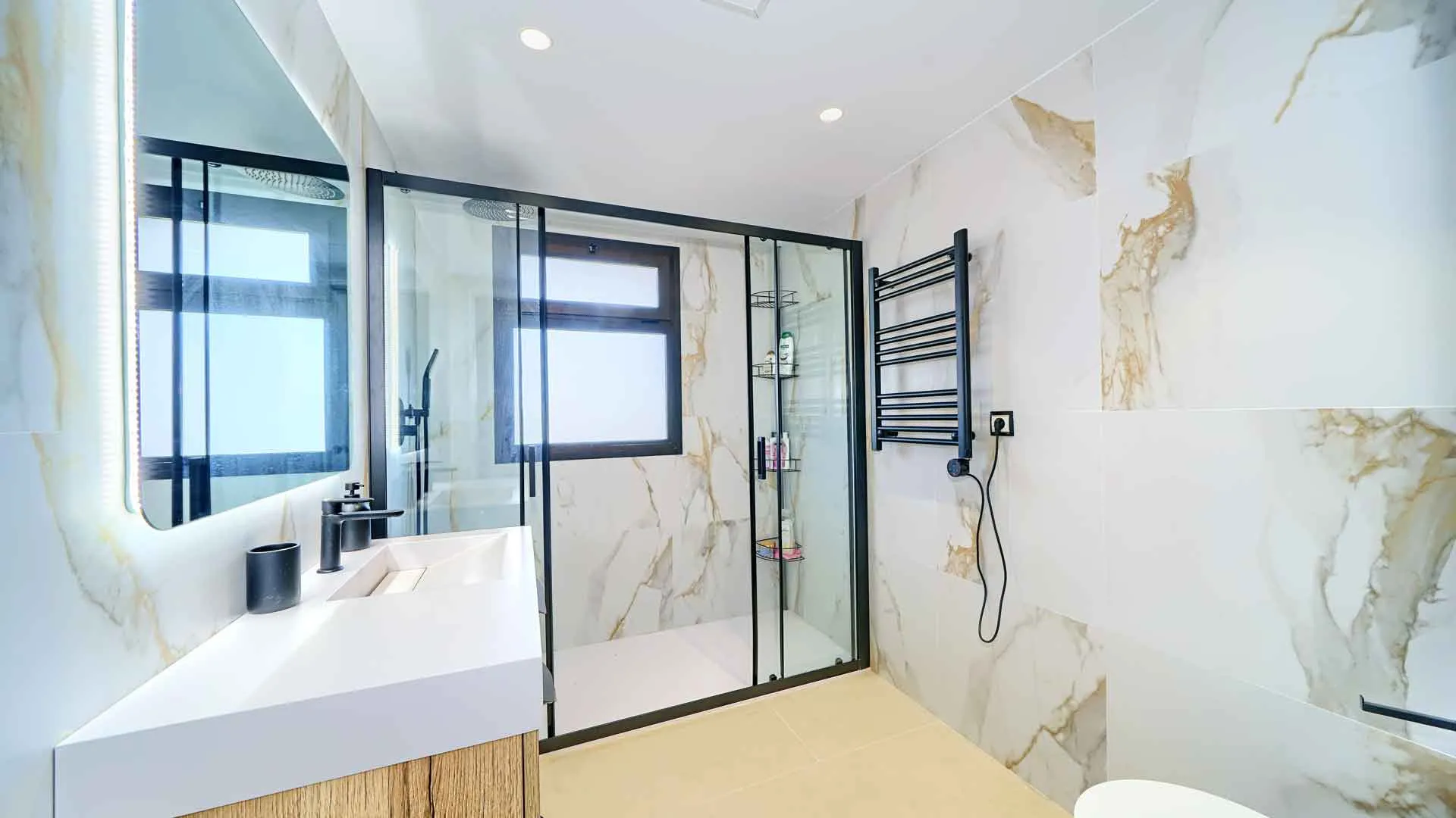 Se vende apartamento en Marbella Ciudad de 3 dormitorios