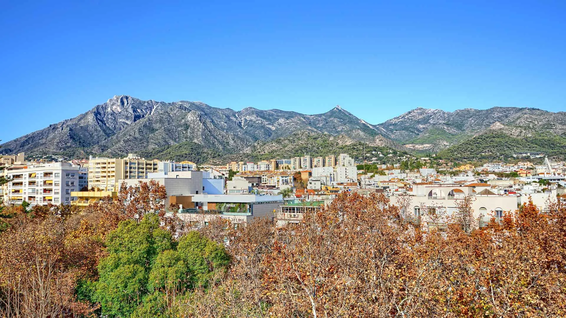 Se vende apartamento en Marbella Ciudad de 3 dormitorios