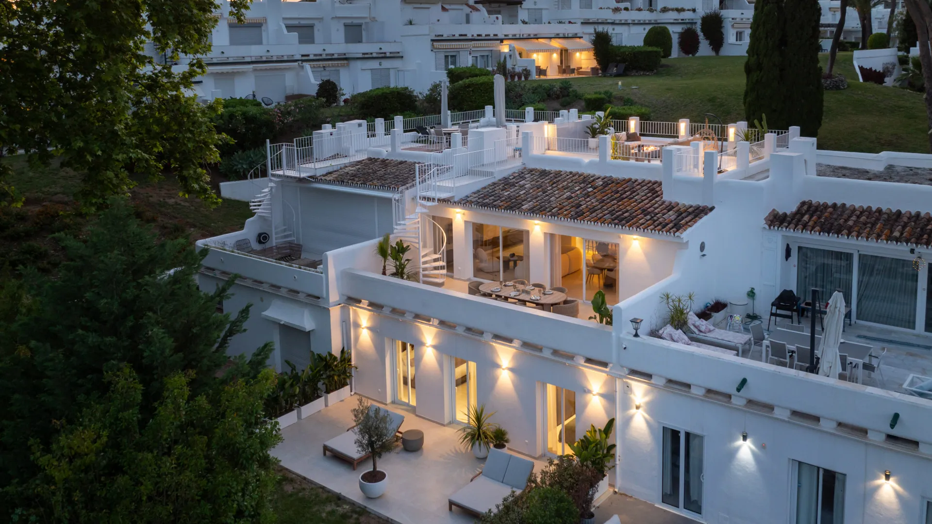 Se vende adosado en Azahara II con 4 dormitorios