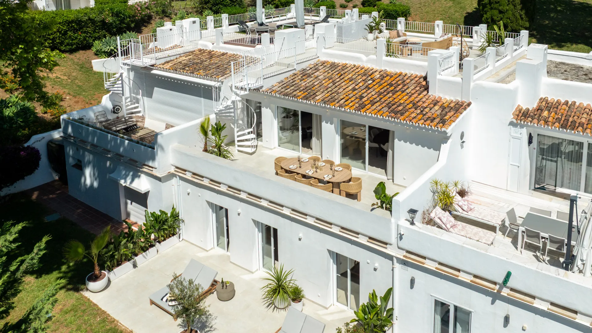 Se vende adosado en Azahara II con 4 dormitorios