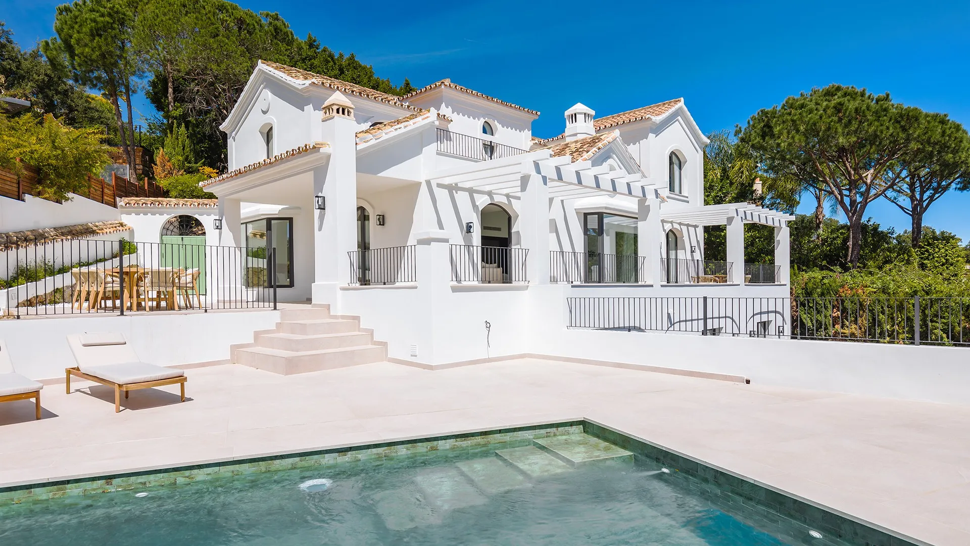 Comprar villa en El Madroñal de 5 dormitorios